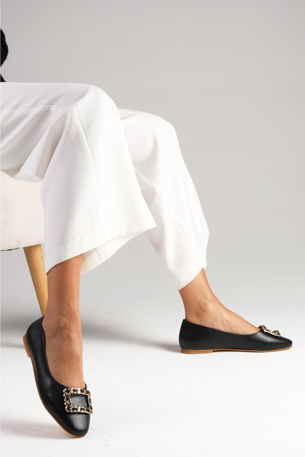 Jenny Siyah Renk Metal Tokalı Babet