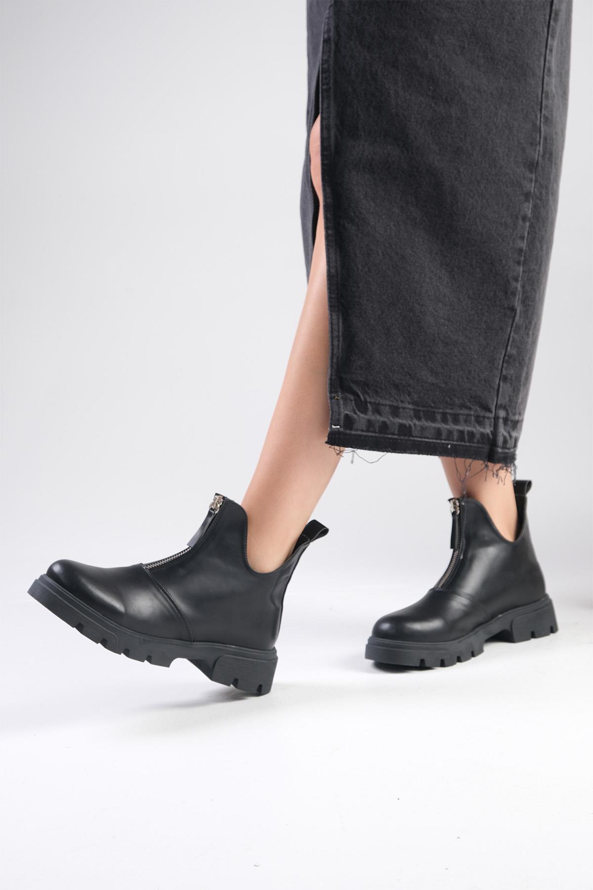 Jill Siyah Renk Kalın Tabanlı Bot