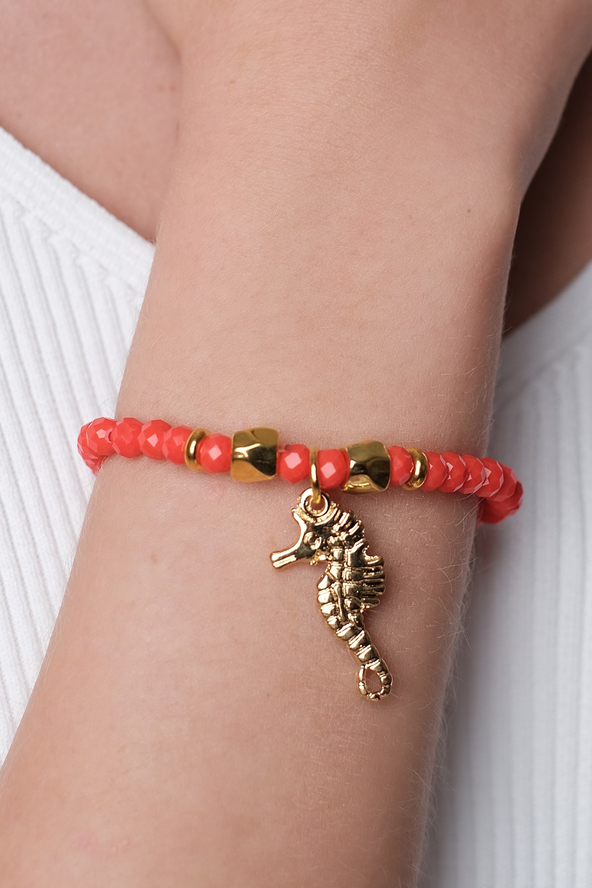 Kırmızı Renk Boncuklu Bileklik