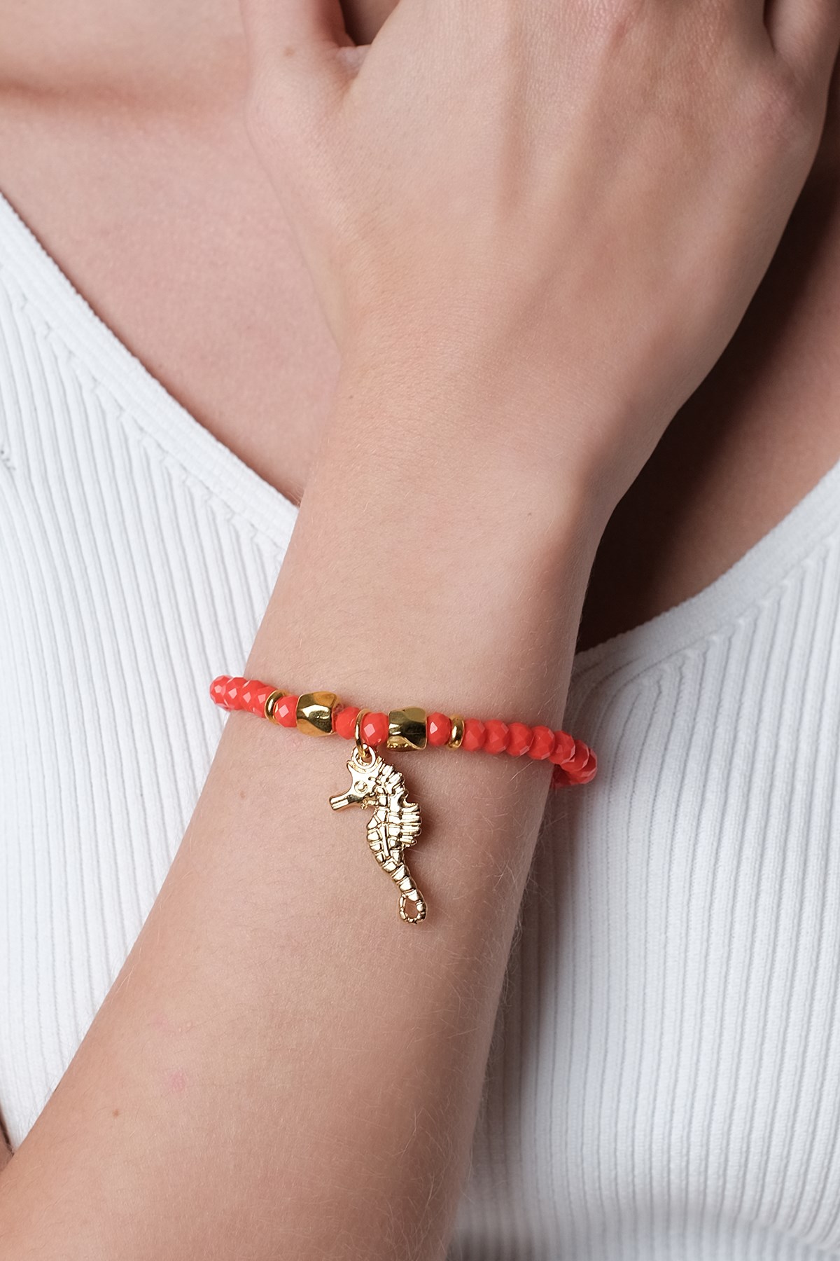 Kırmızı Renk Boncuklu Bileklik