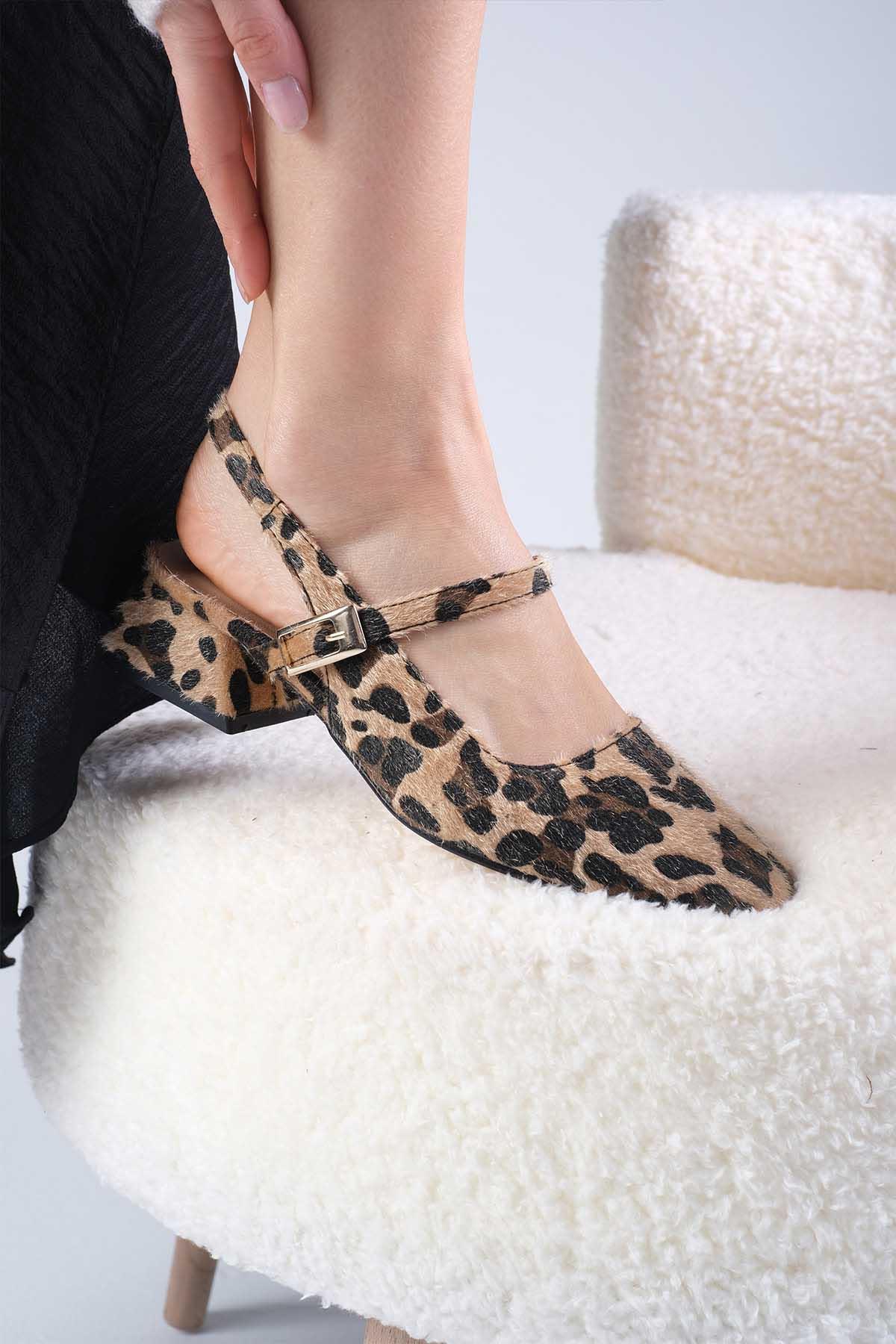 Ella Leopar Desenli Kısa Topuklu Ayakkabı