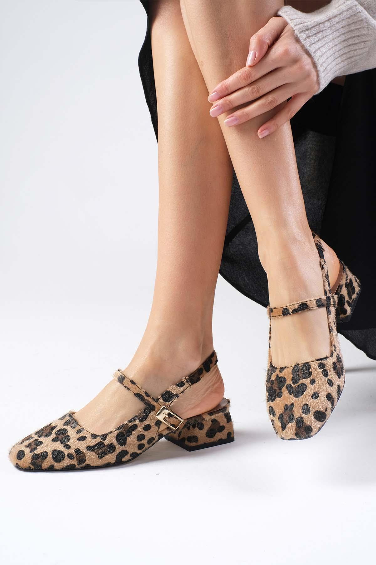 Ella Leopar Desenli Kısa Topuklu Ayakkabı