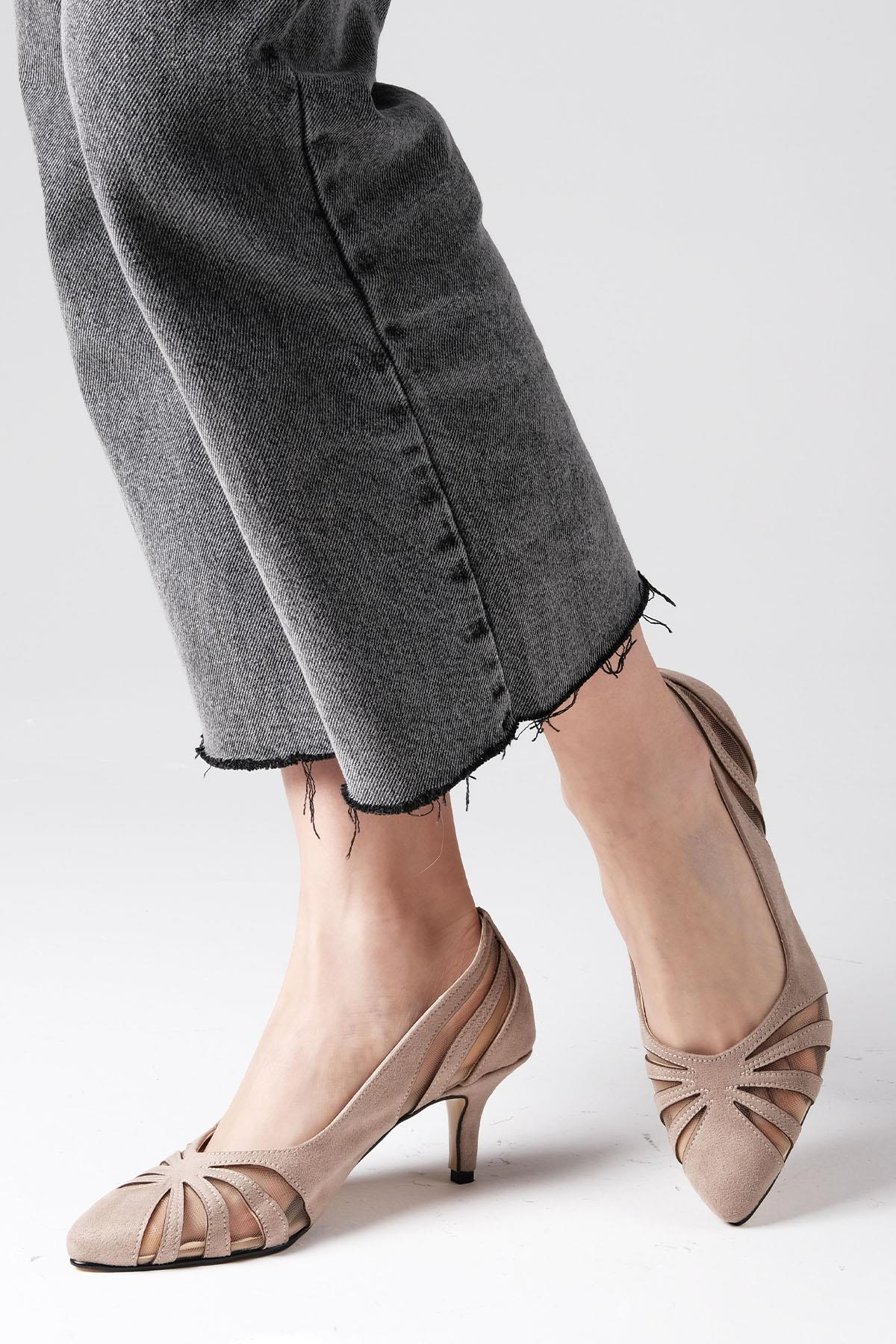 Liana Bej Renk Kısa Topuklu Ayakkabı