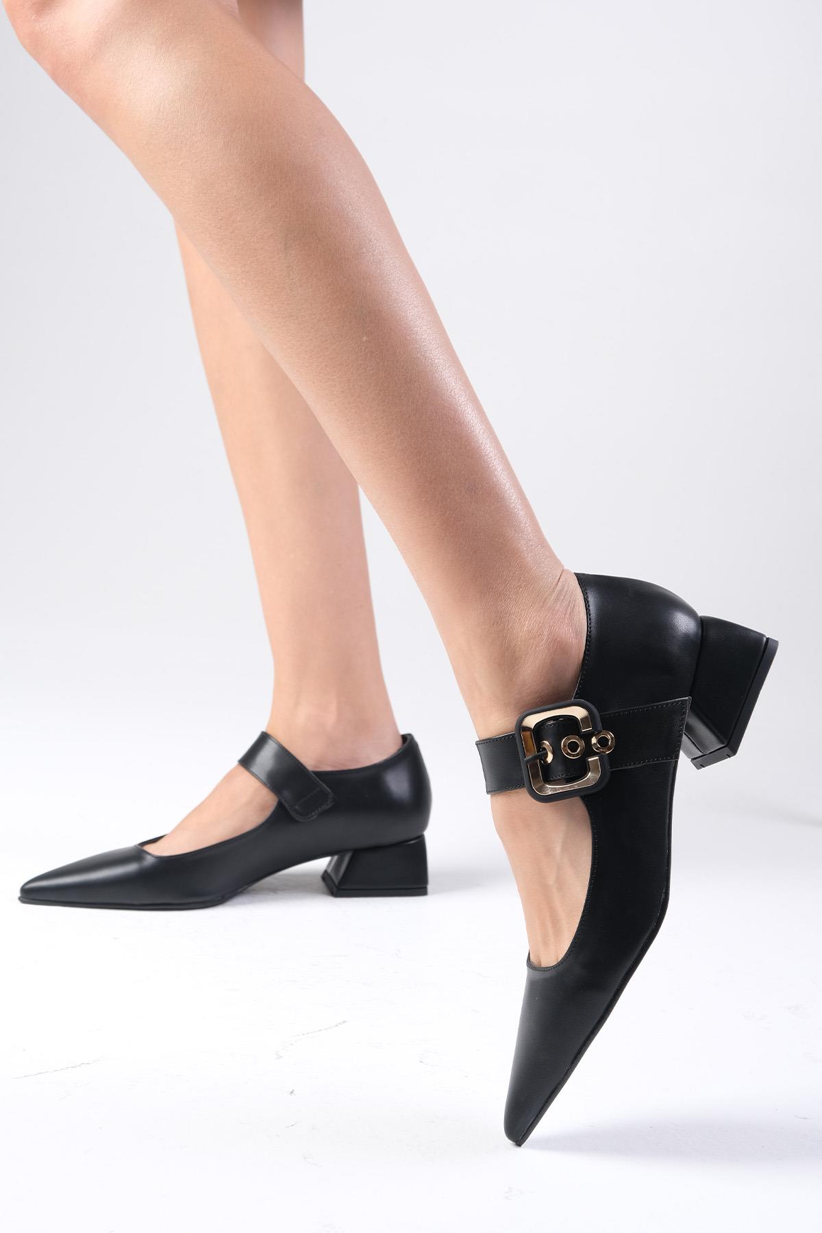 Lilou Siyah Renk Kısa Topuklu Ayakkabı