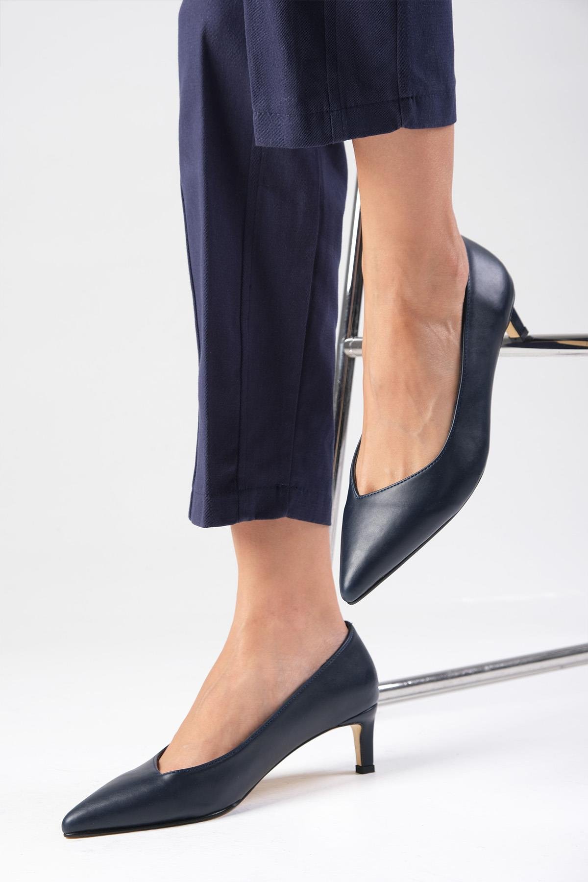 Livia Lacivert Renk Topuklu Ayakkabı