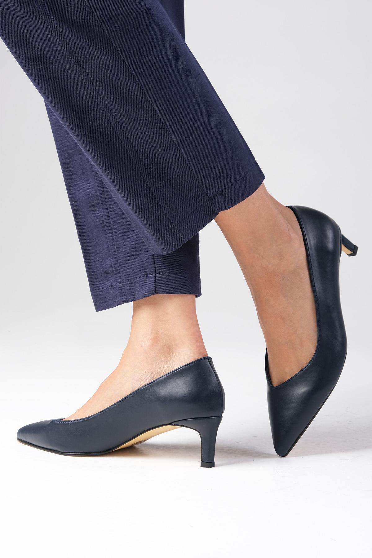 Livia Lacivert Renk Topuklu Ayakkabı