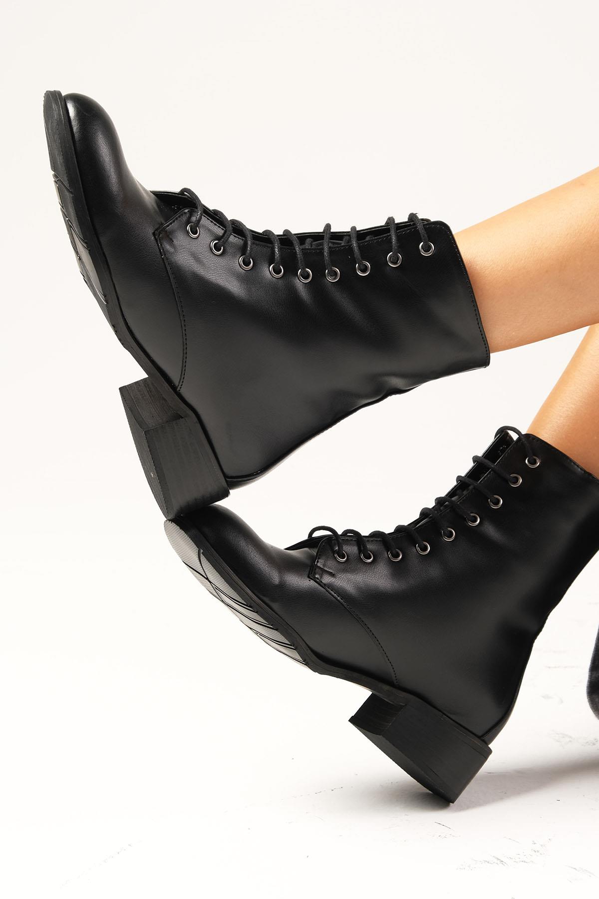 Lori Siyah Renk Bağcıklı Bot