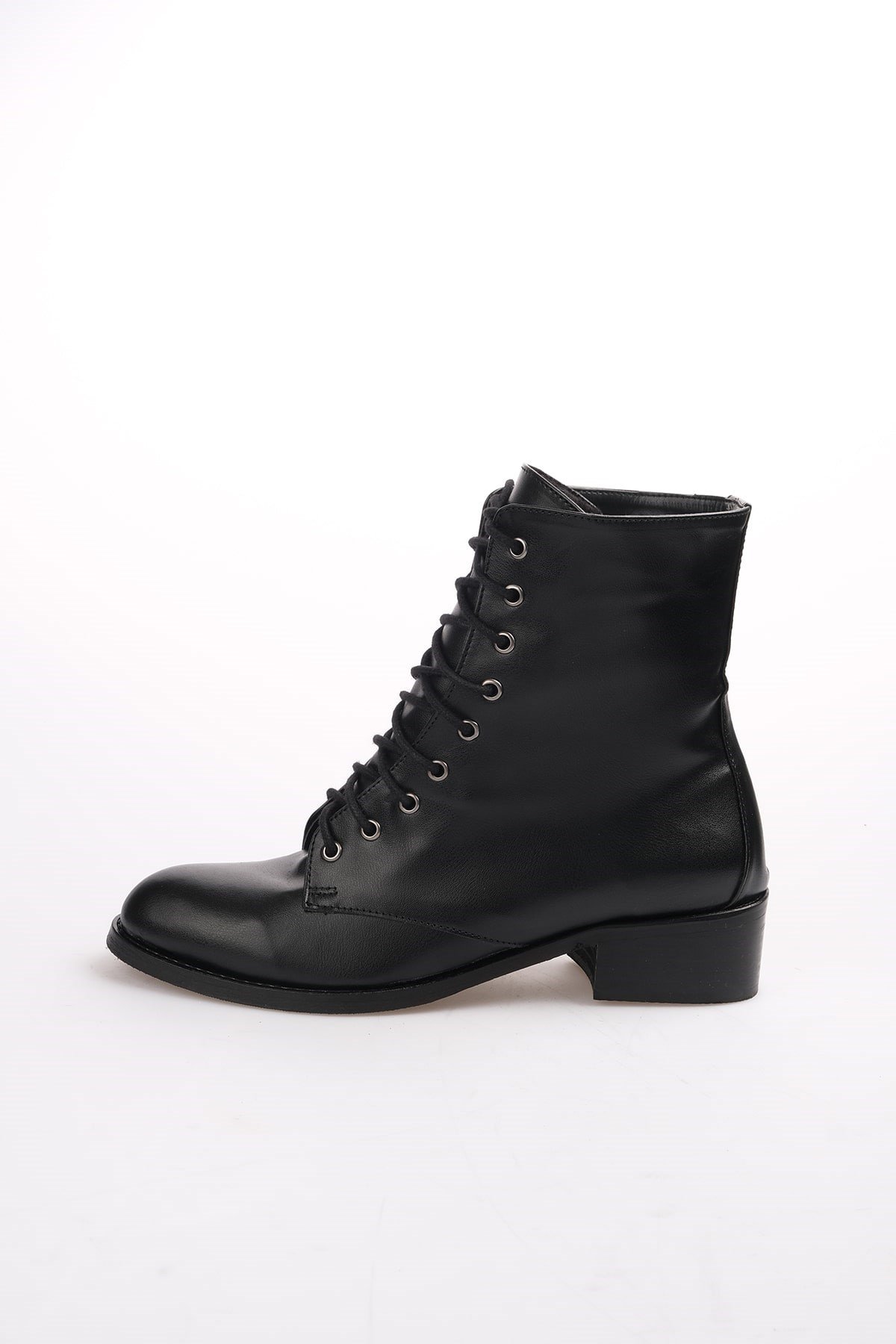 Lori Siyah Renk Bağcıklı Bot