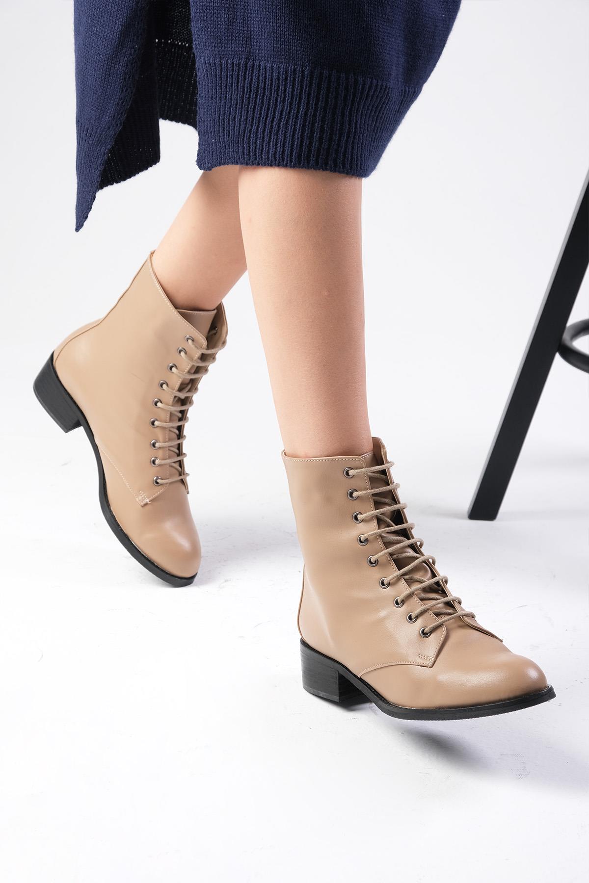 Lori Vizon Renk Bağcıklı Bot