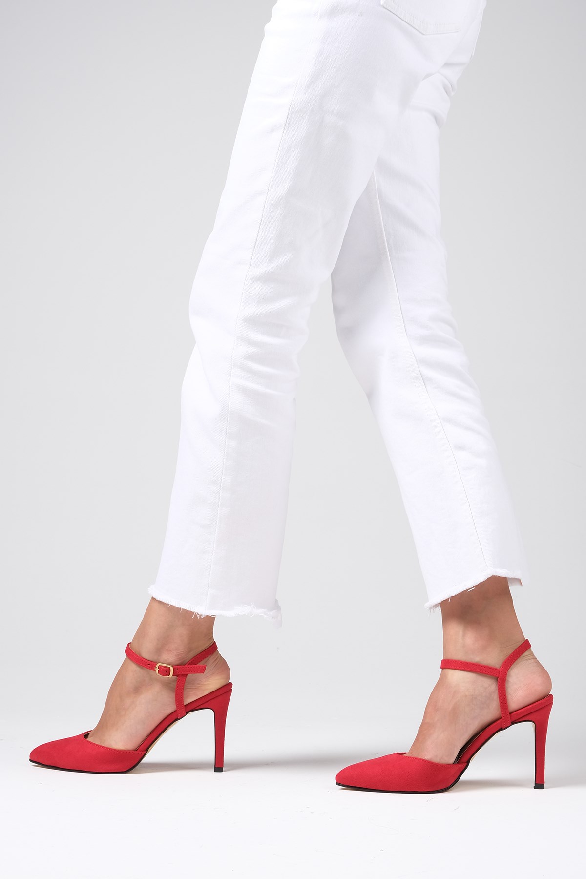Lucia Kırmızı Renk Bilek Bantlı Topuklu Ayakkabı