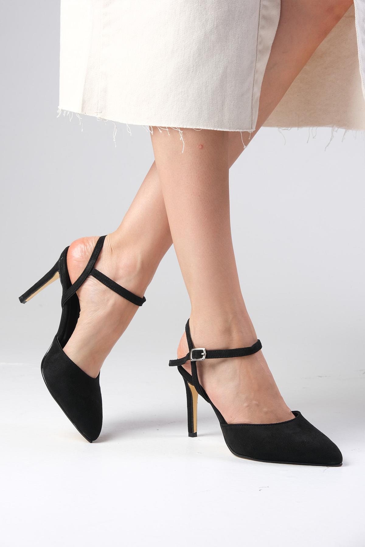 Lucia Siyah Renk Bilek Bantlı Topuklu Ayakkabı