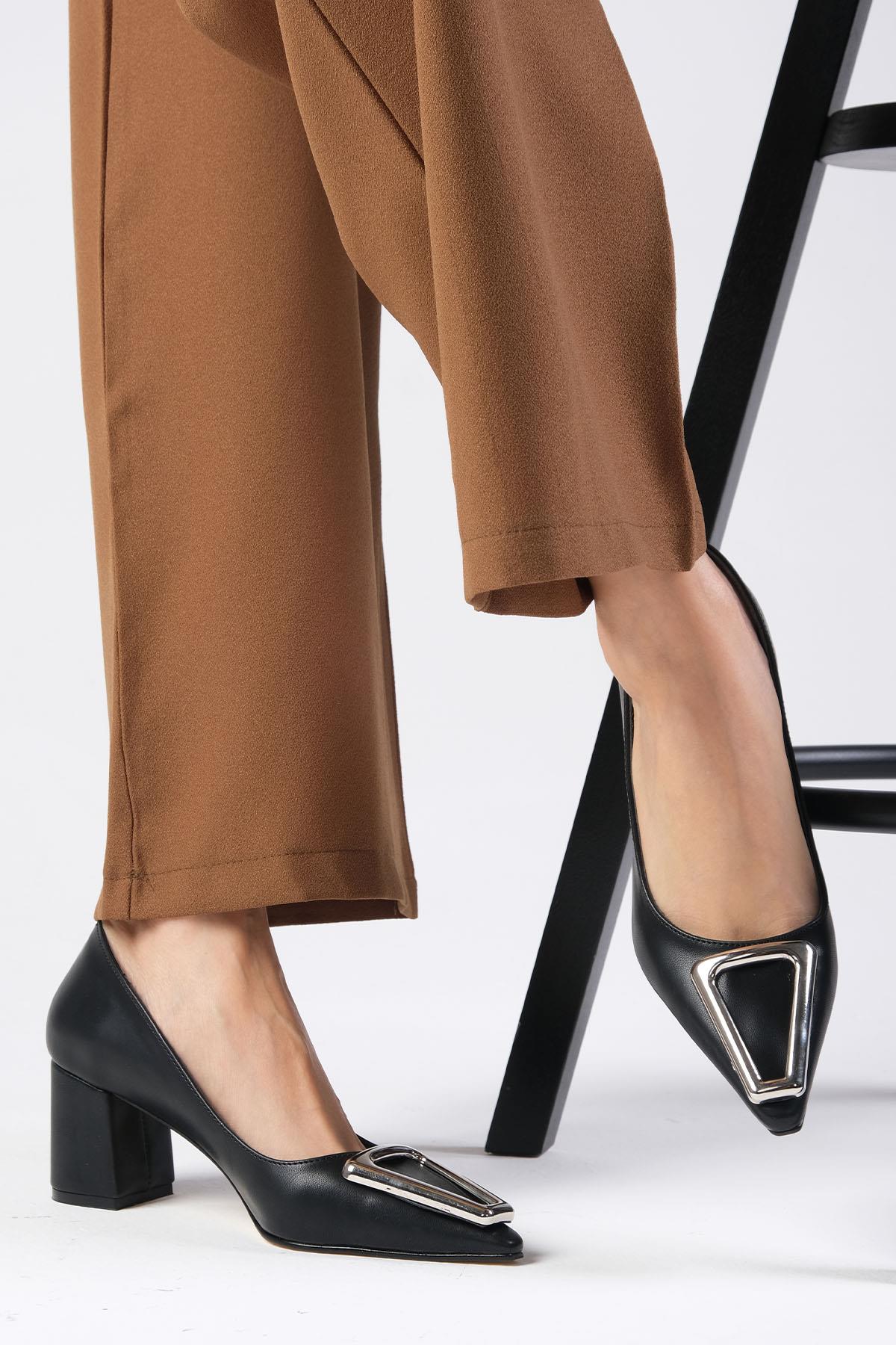 Lucinda Siyah Renk Topuklu Ayakkabı