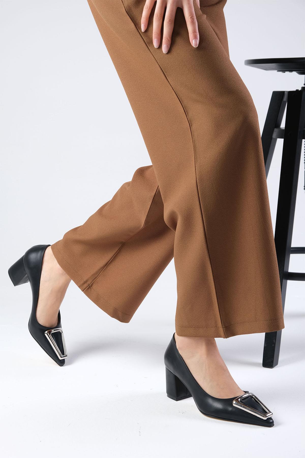 Lucinda Siyah Renk Topuklu Ayakkabı