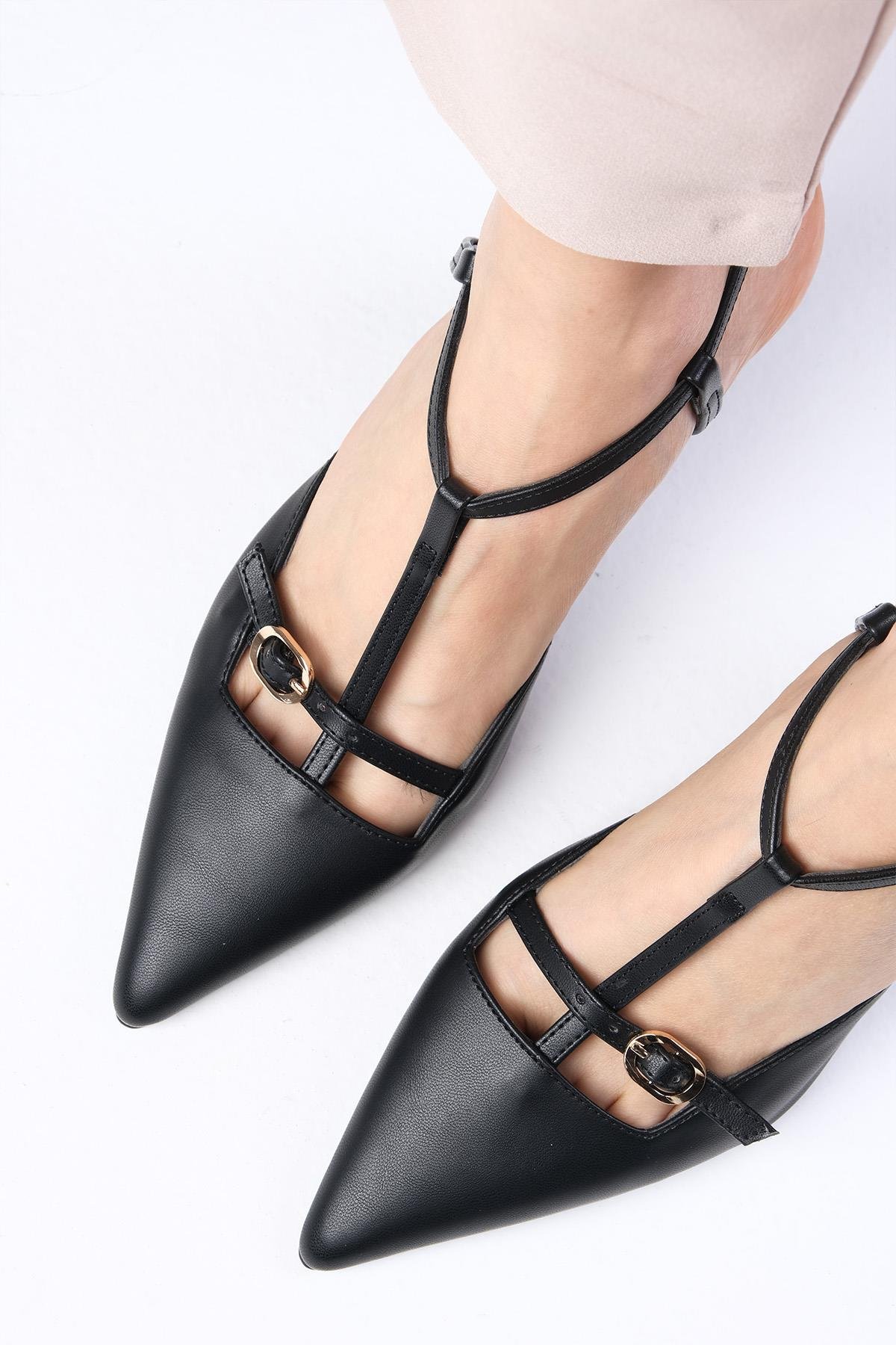 Melissa Siyah Renk Arkası Açık Topuklu Ayakkabı