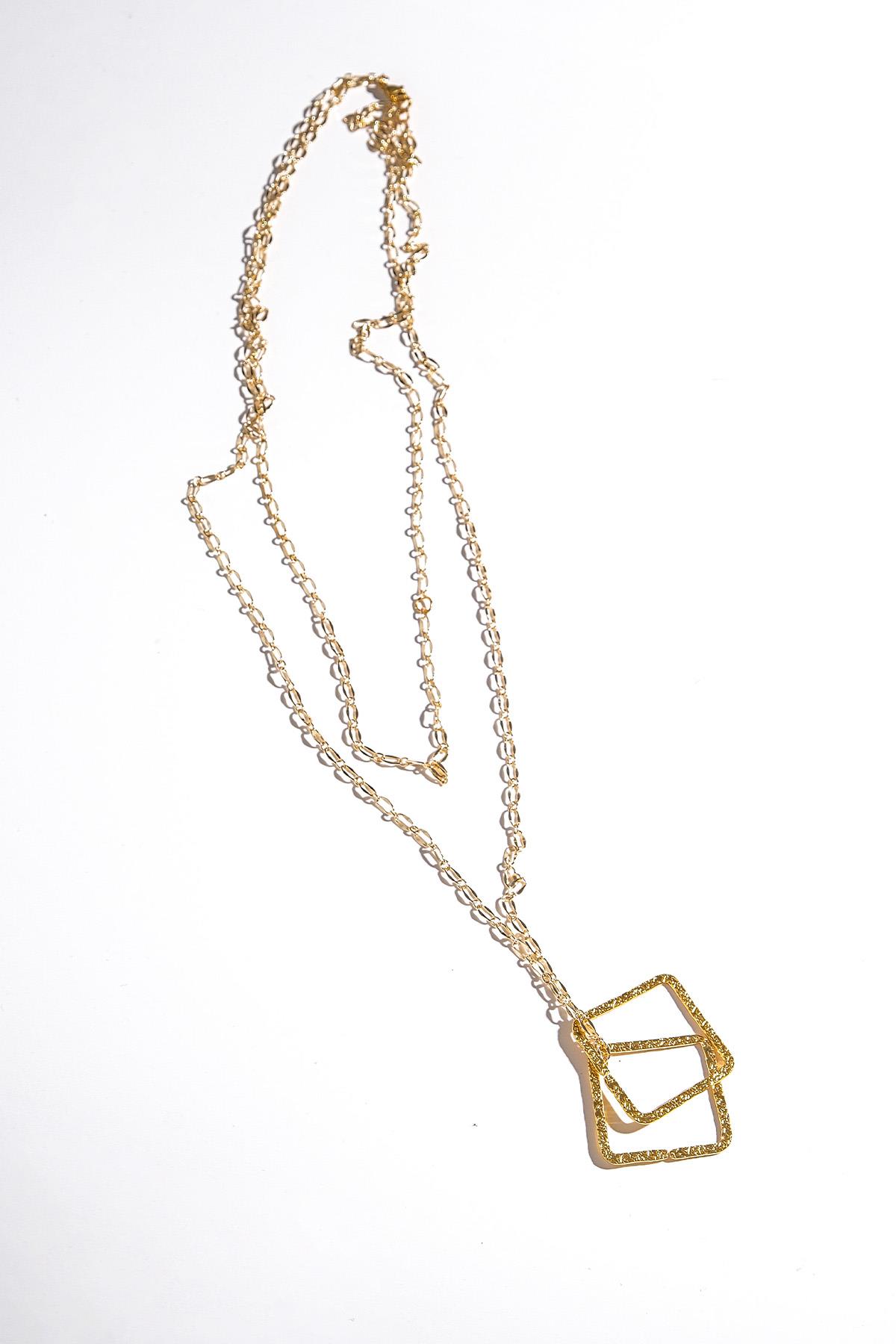 Altın Renk Kare Kolye