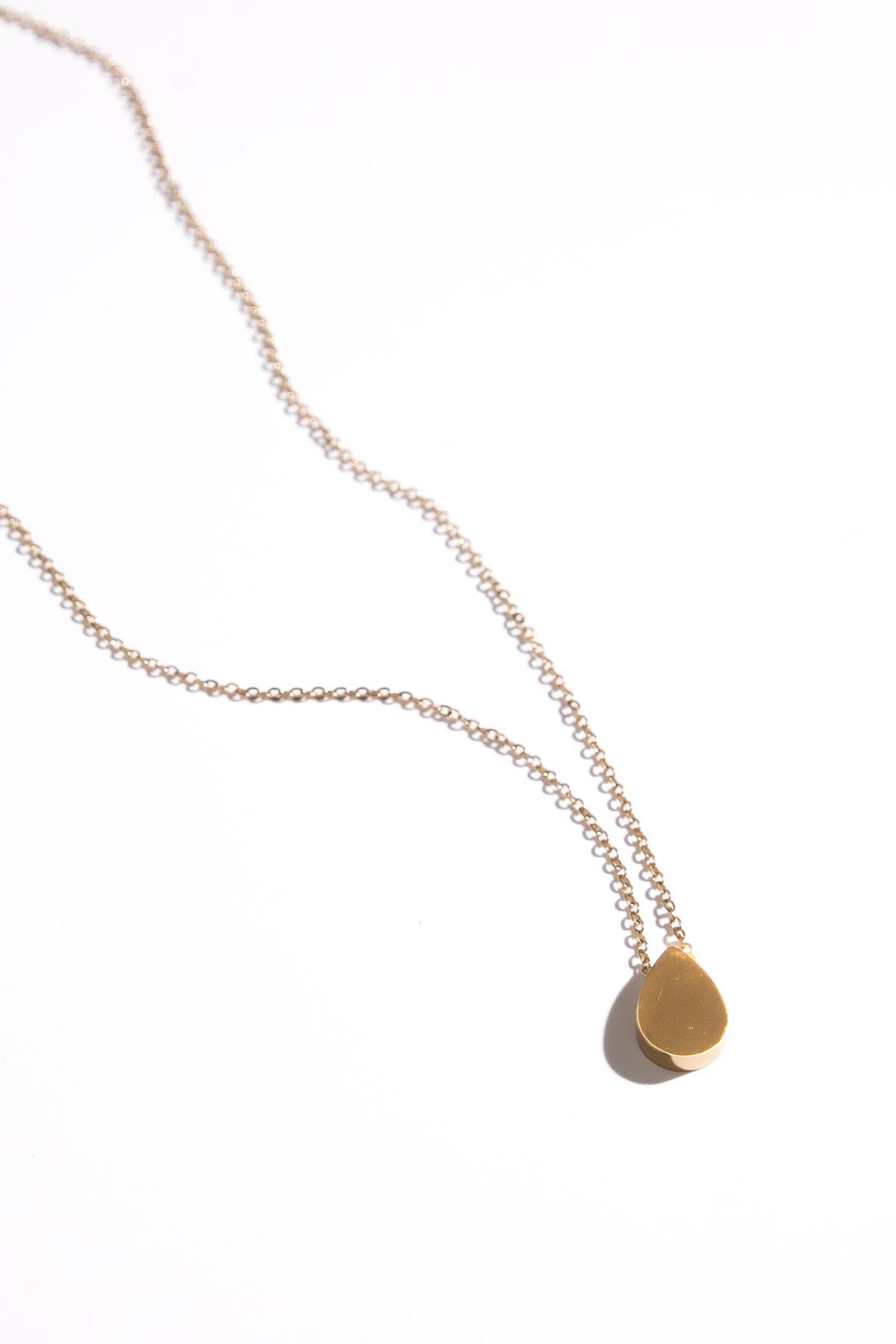 Altın Renk Su Damlası Kolye