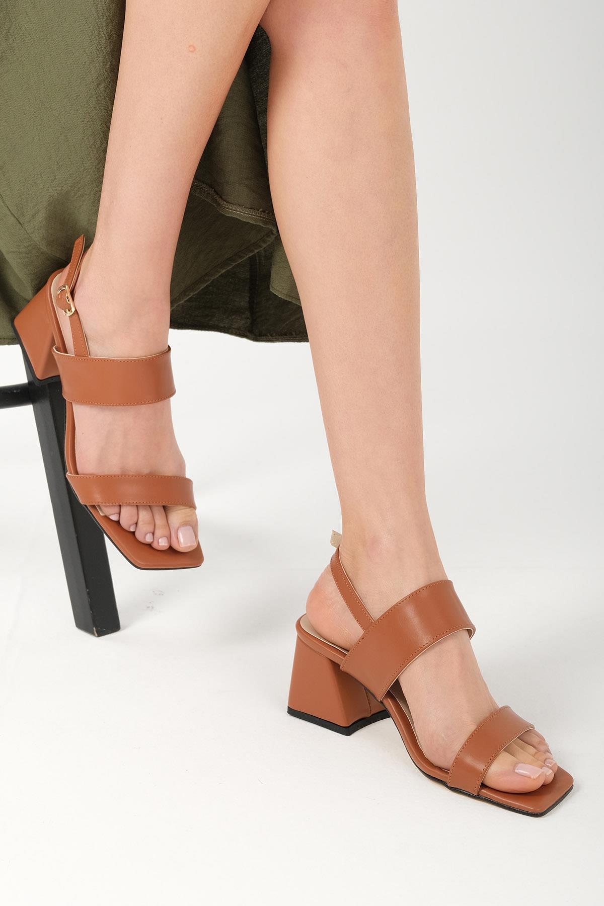 Astrid Taba Renk Çift Bantlı Topuklu Sandalet