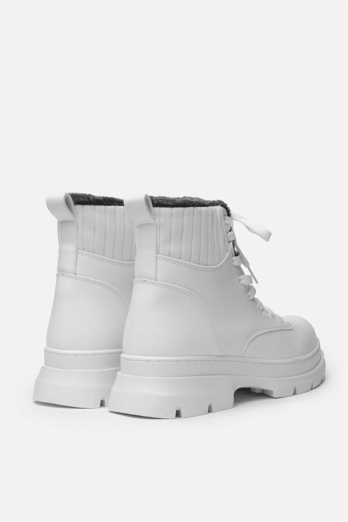 Brook Beyaz Renk Kürklü Postal Bot