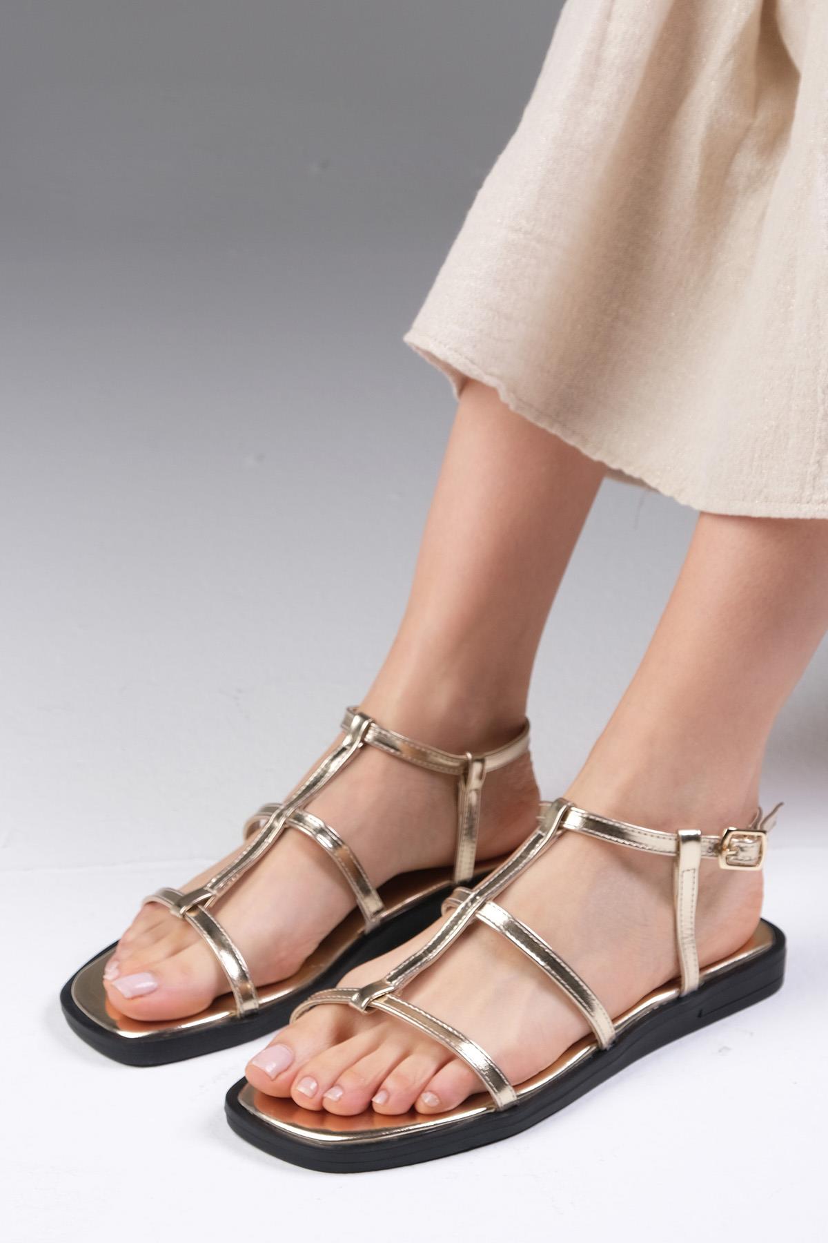 Cora Altın Renk Düz Sandalet