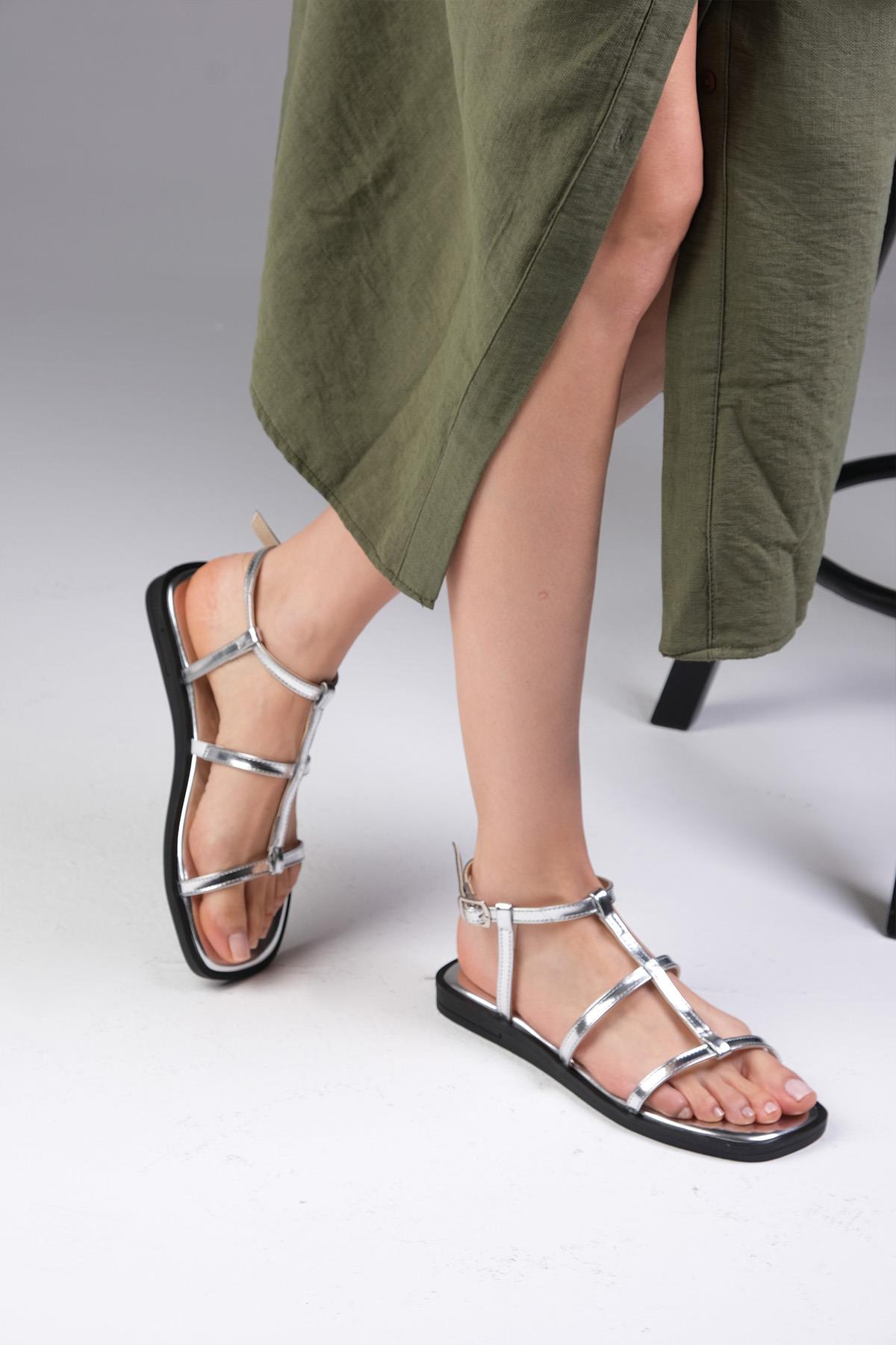 Cora Gümüş Renk Düz Sandalet