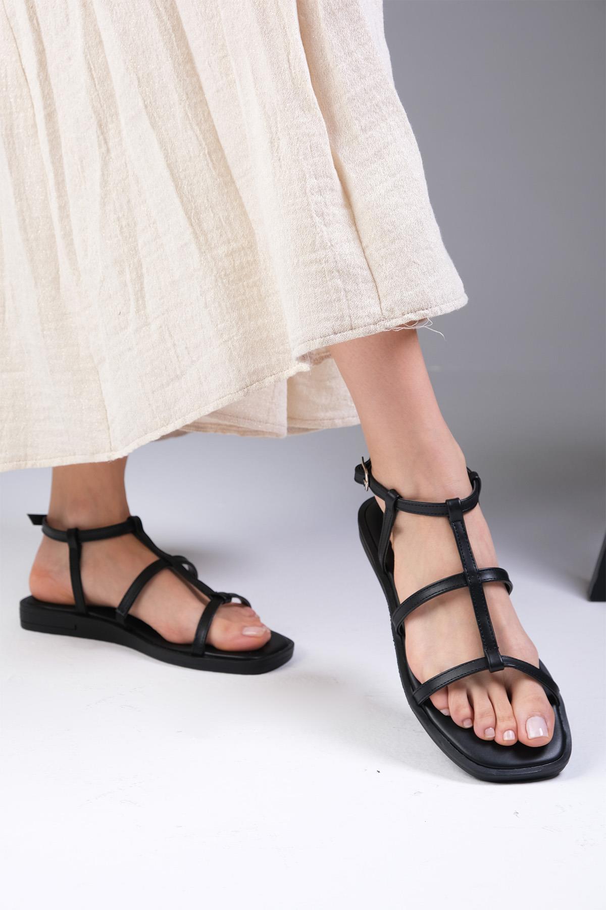 Cora Siyah Renk Düz Sandalet
