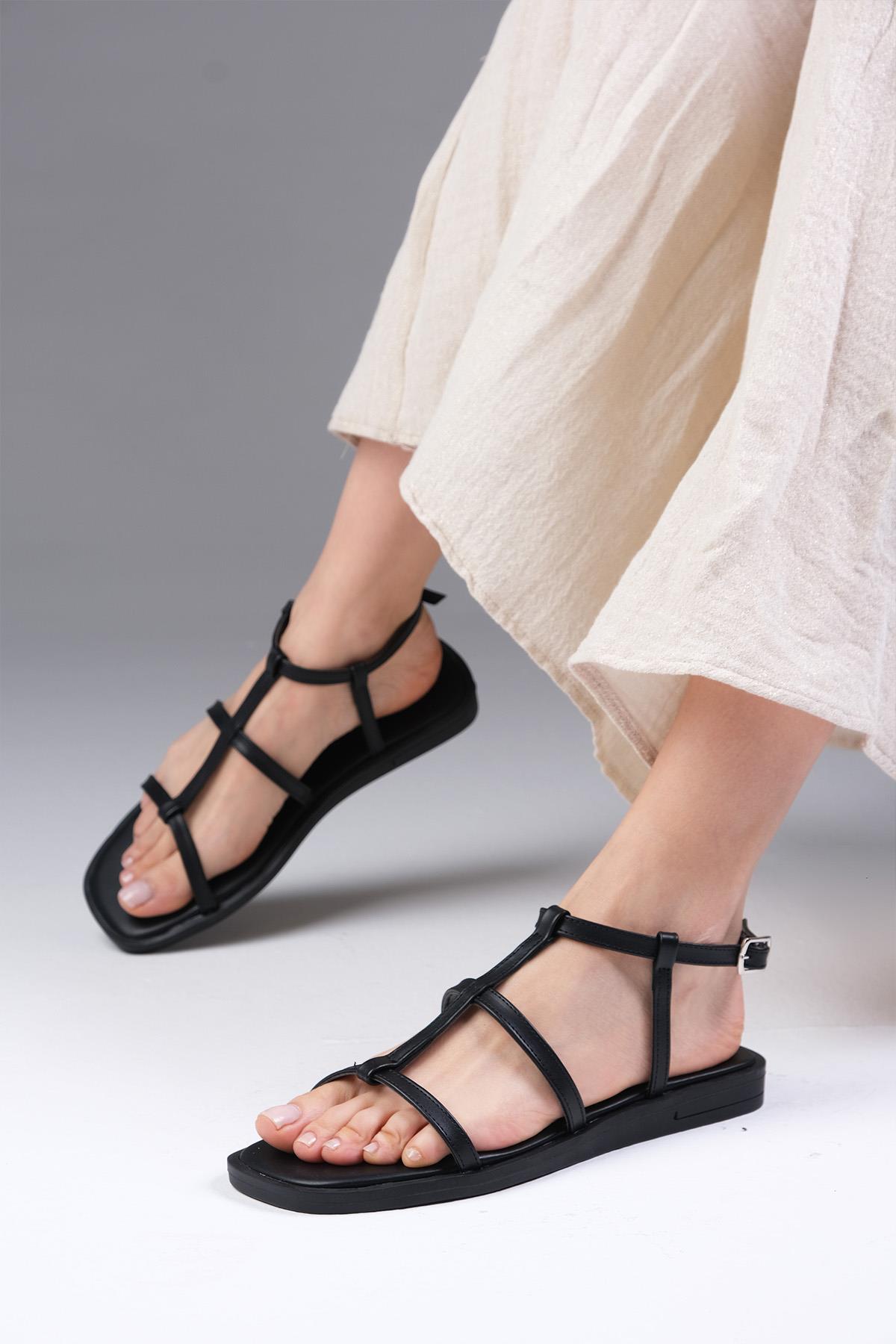 Cora Siyah Renk Düz Sandalet