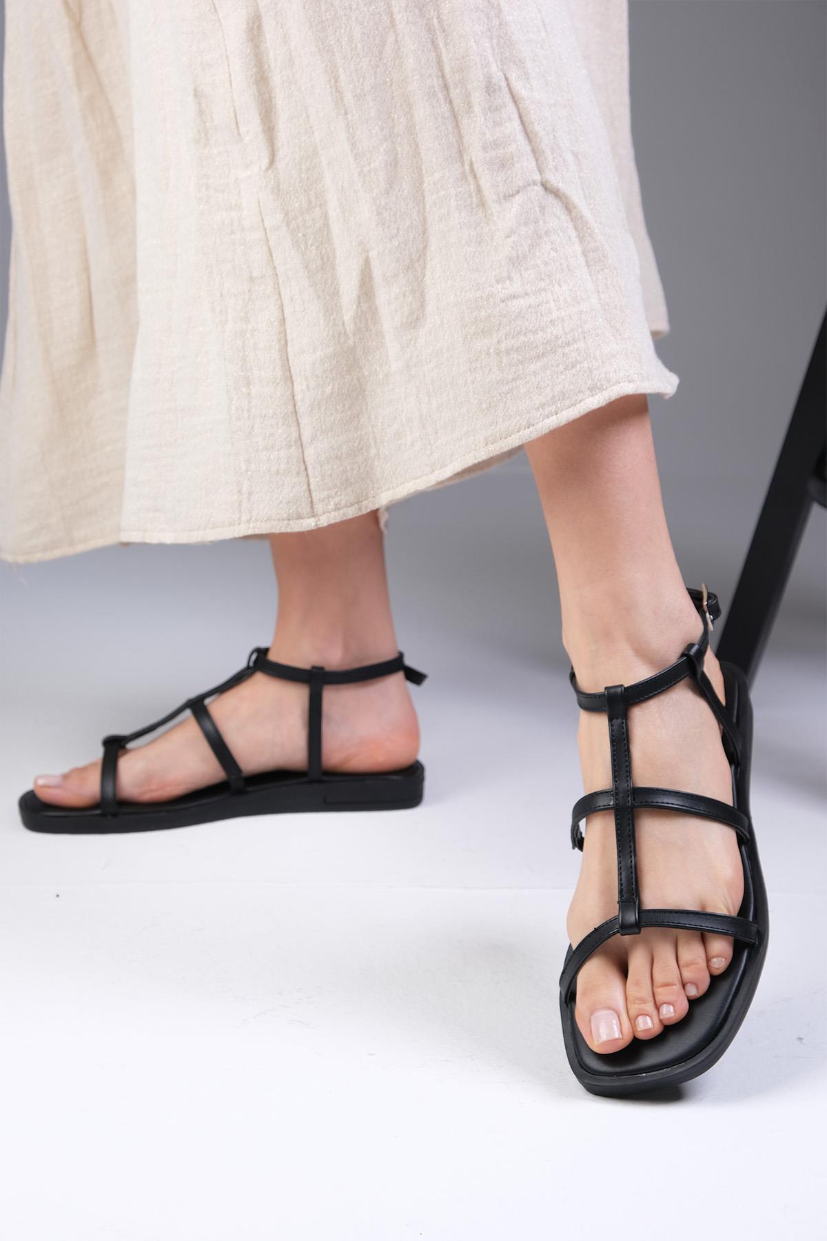 Cora Siyah Renk Düz Sandalet