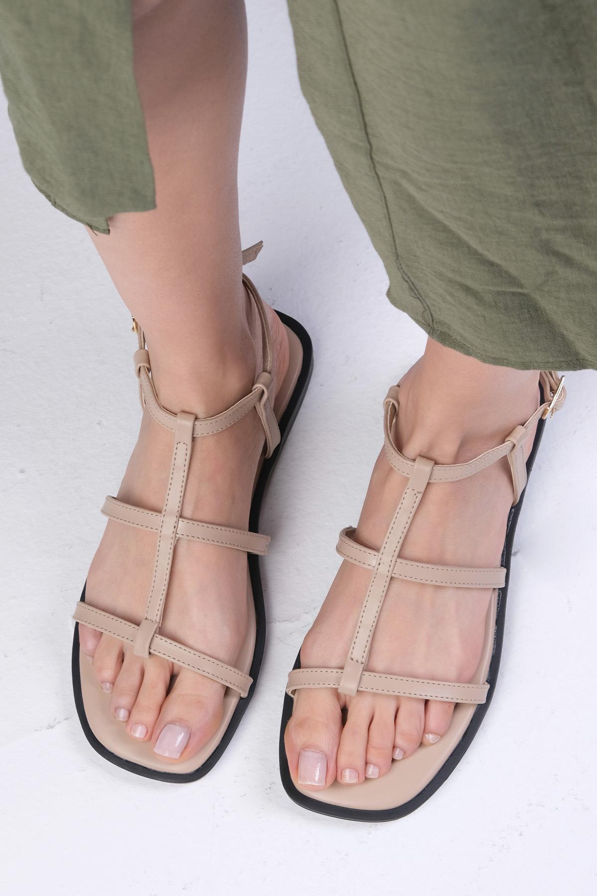 Cora Ten Renk Düz Sandalet
