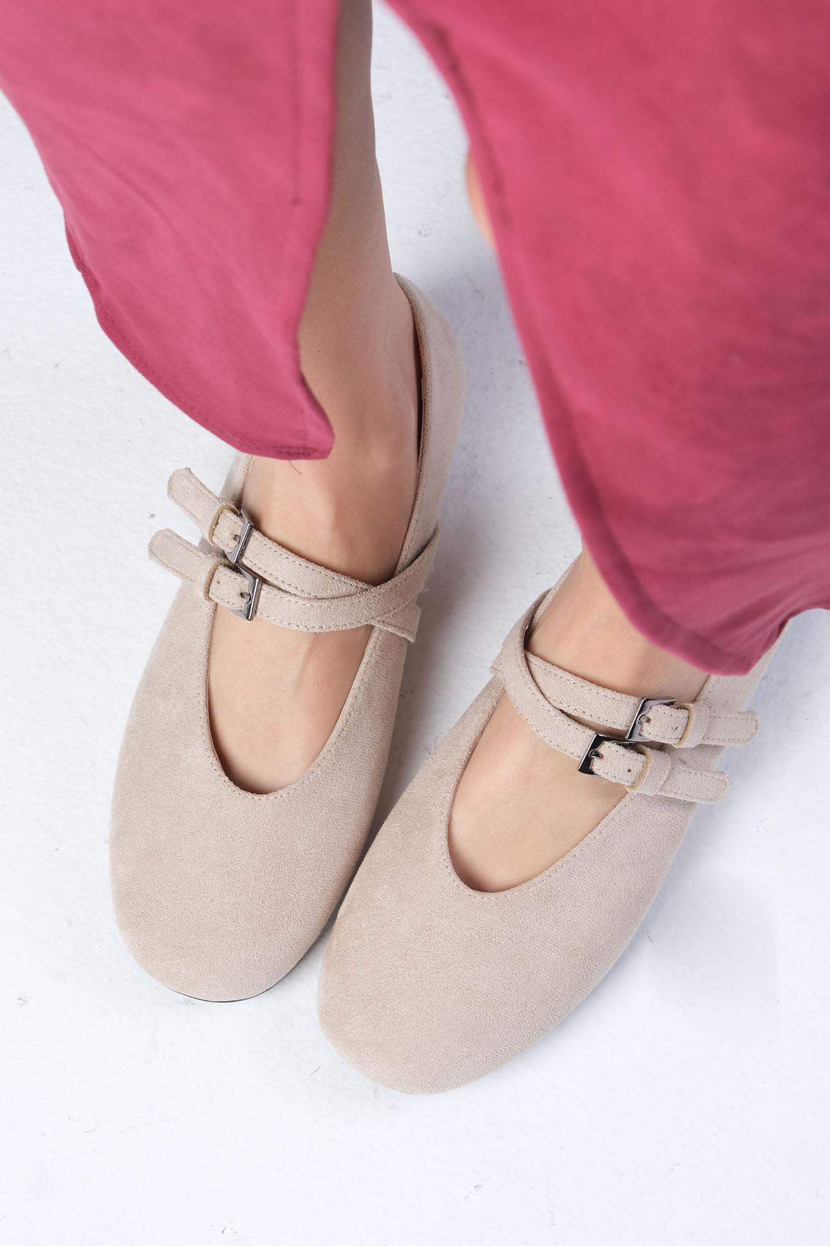 Daria Bej Renk Atkılı Babet