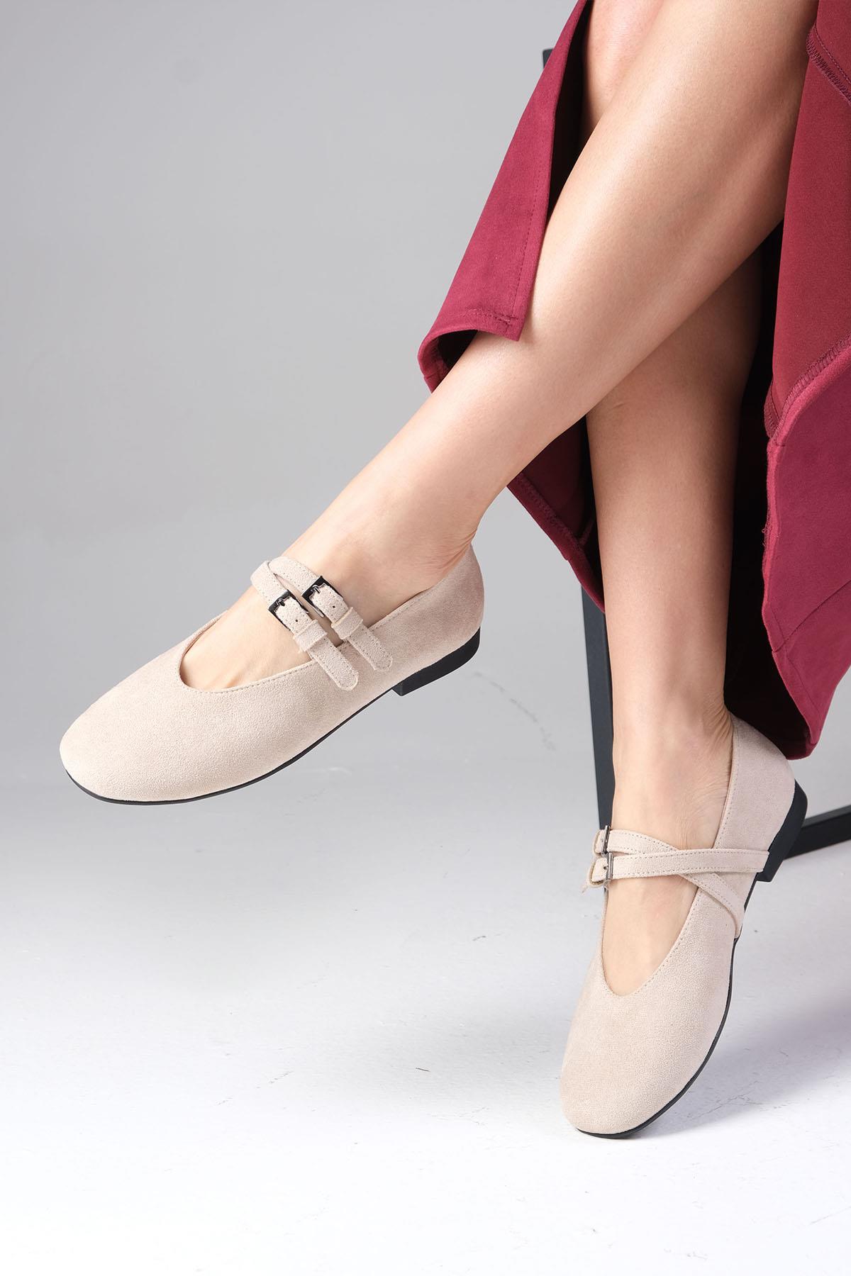 Daria Bej Renk Atkılı Babet