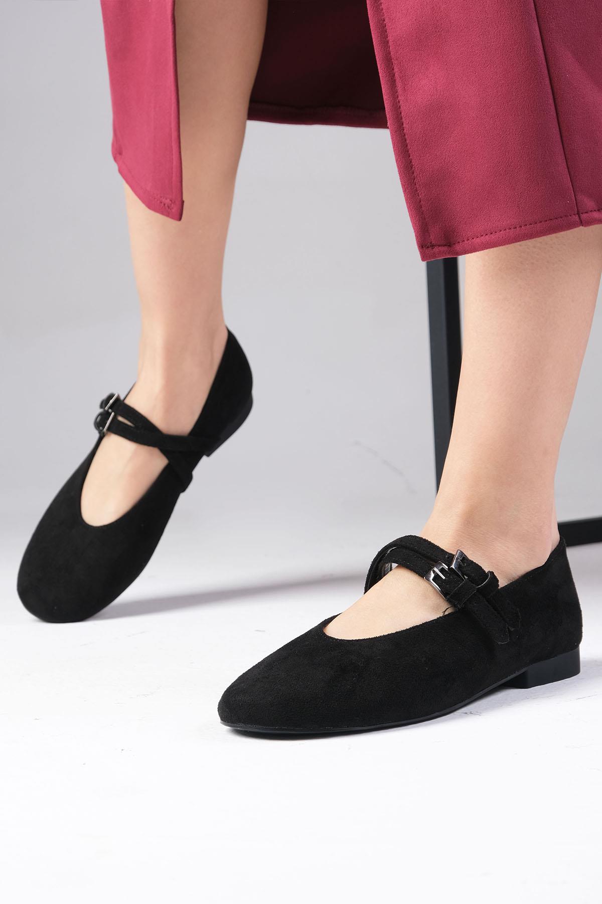 Daria Siyah Renk Atkılı Babet