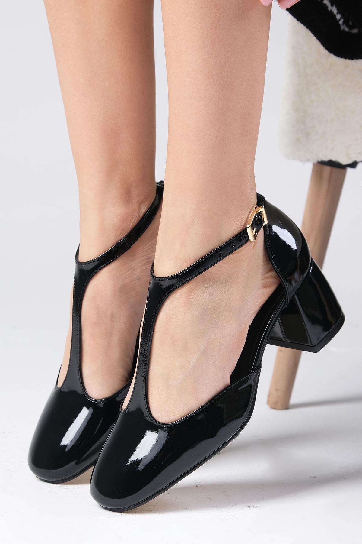 Emma Siyah Renk Topuklu Ayakkabı