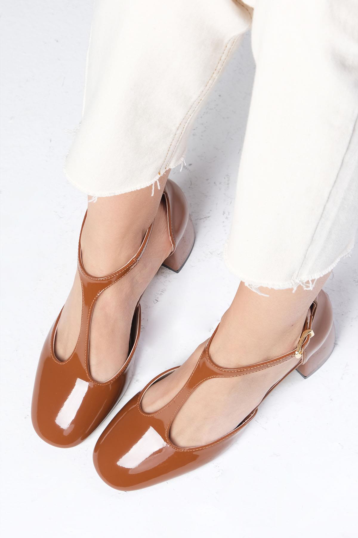 Emma Taba Renk Topuklu Ayakkabı