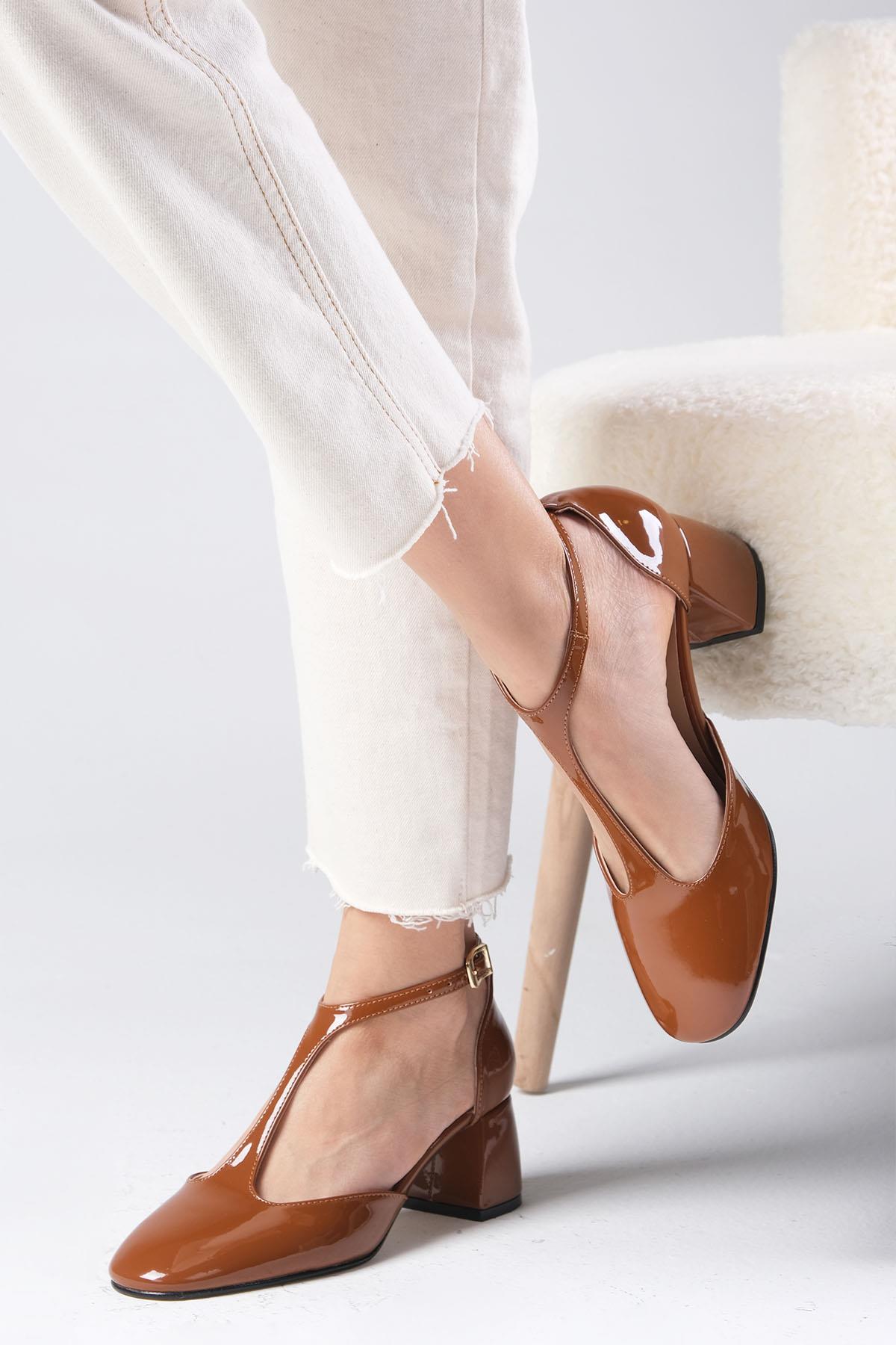 Emma Taba Renk Topuklu Ayakkabı