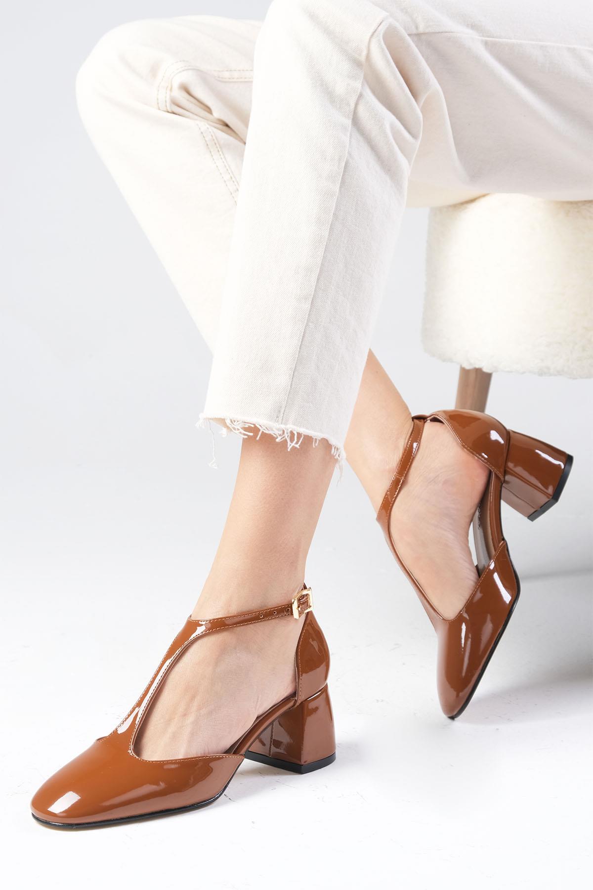 Emma Taba Renk Topuklu Ayakkabı