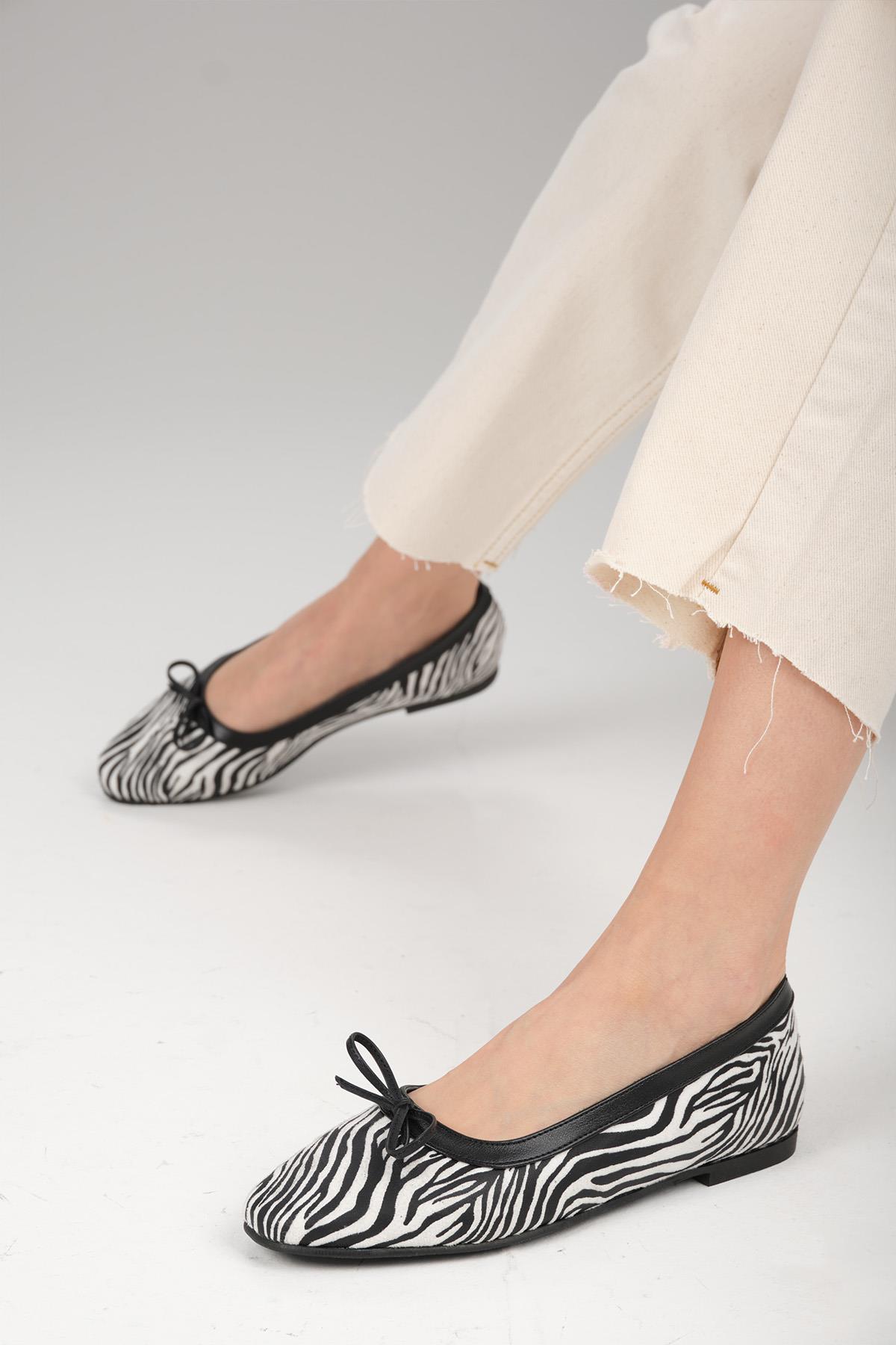 Garcia Siyah Renk Zebra Desenli Babet