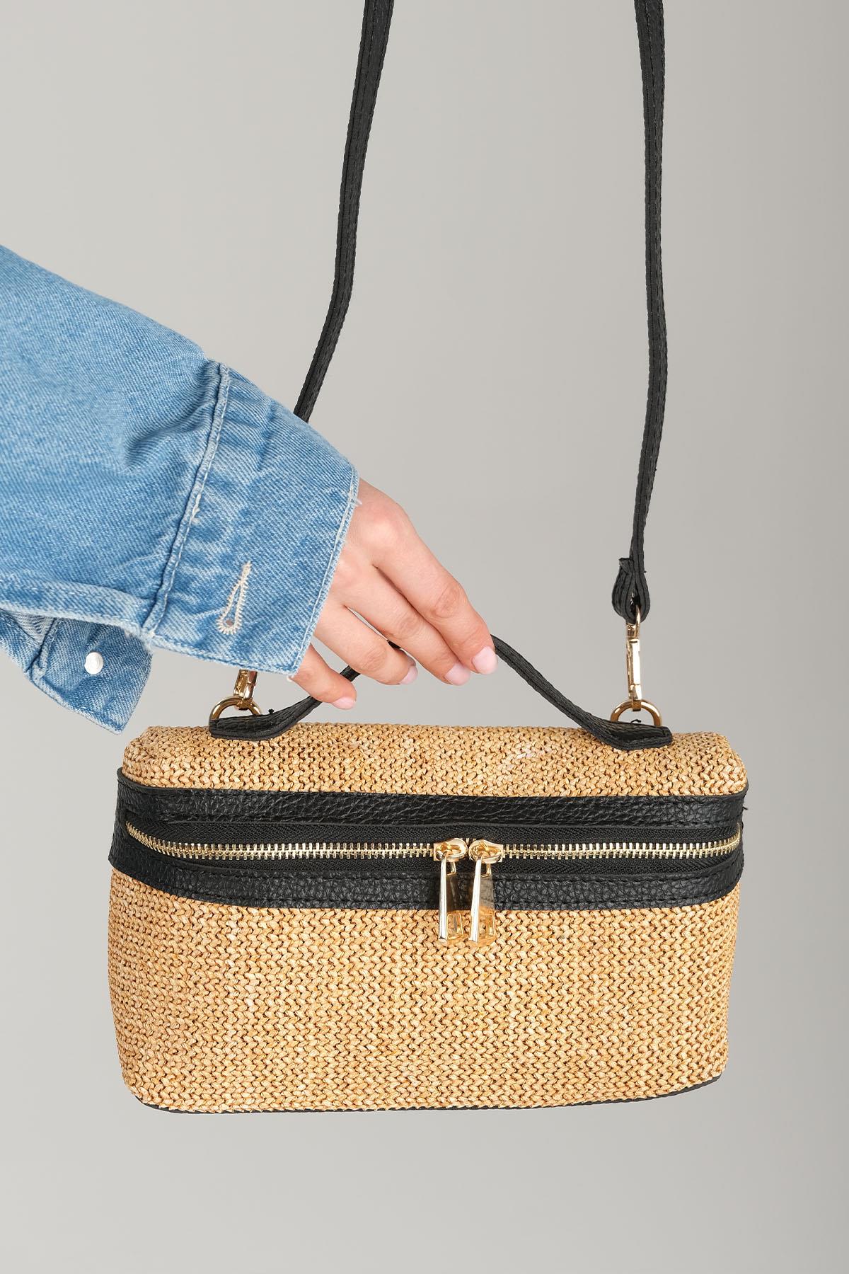 Hasır Dokulu Siyah Şeritli El Çantası