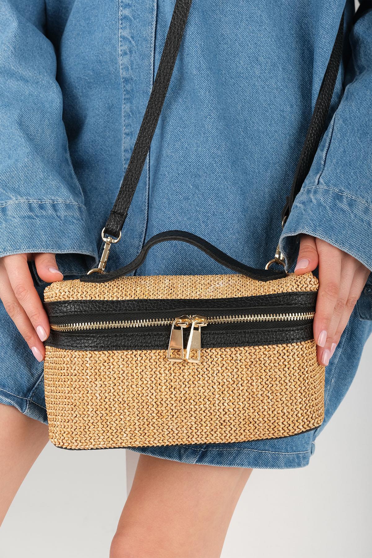Hasır Dokulu Siyah Şeritli El Çantası