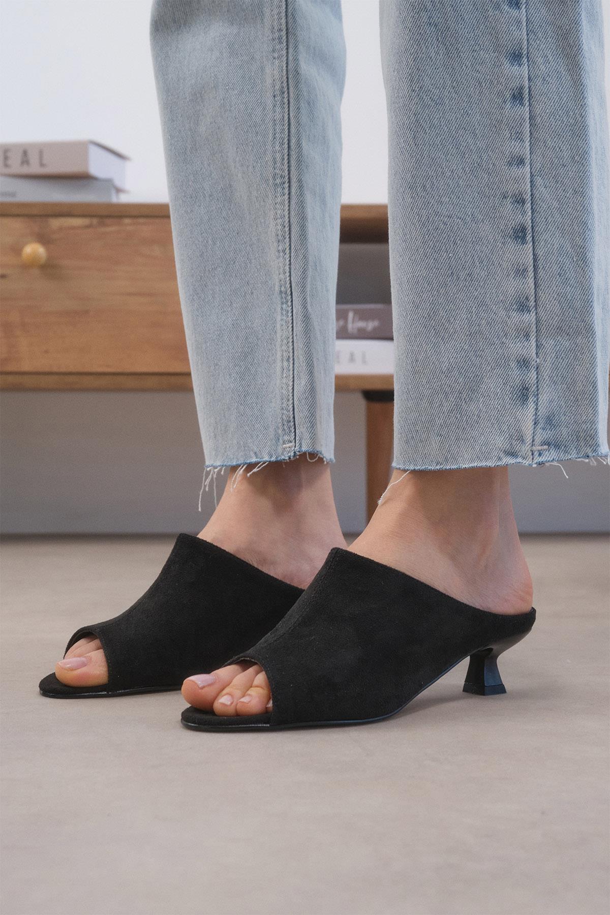 Joy Siyah Renk Kısa Topuklu Terlik