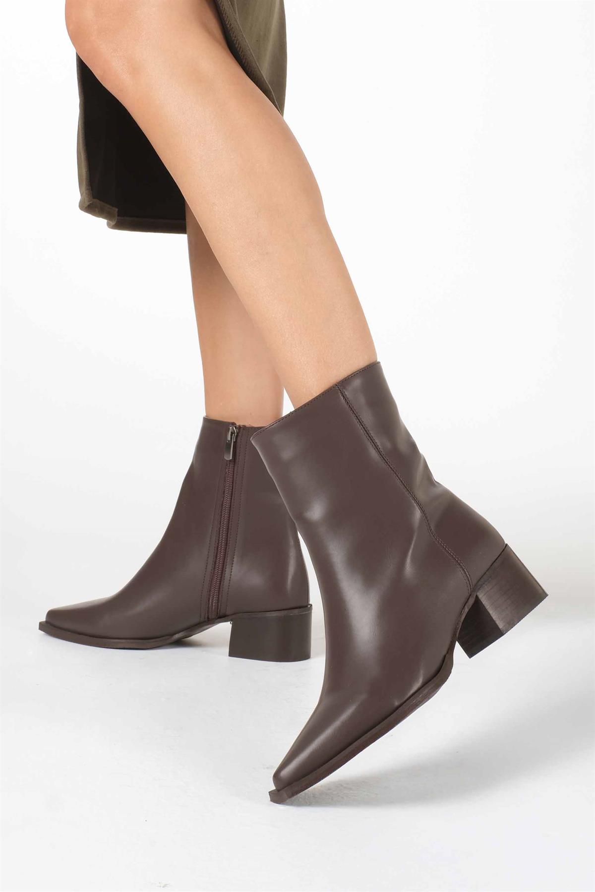 Lana Kahverengi Bilekte Bot