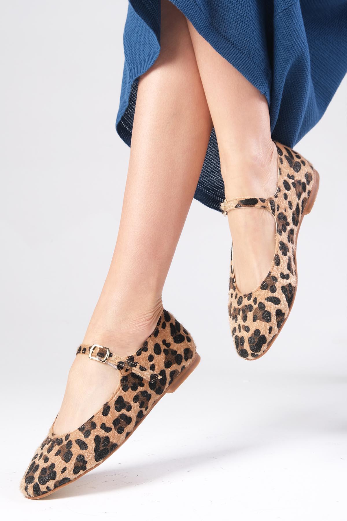 Gillian Leopar Desenli Küt Burunlu Babet