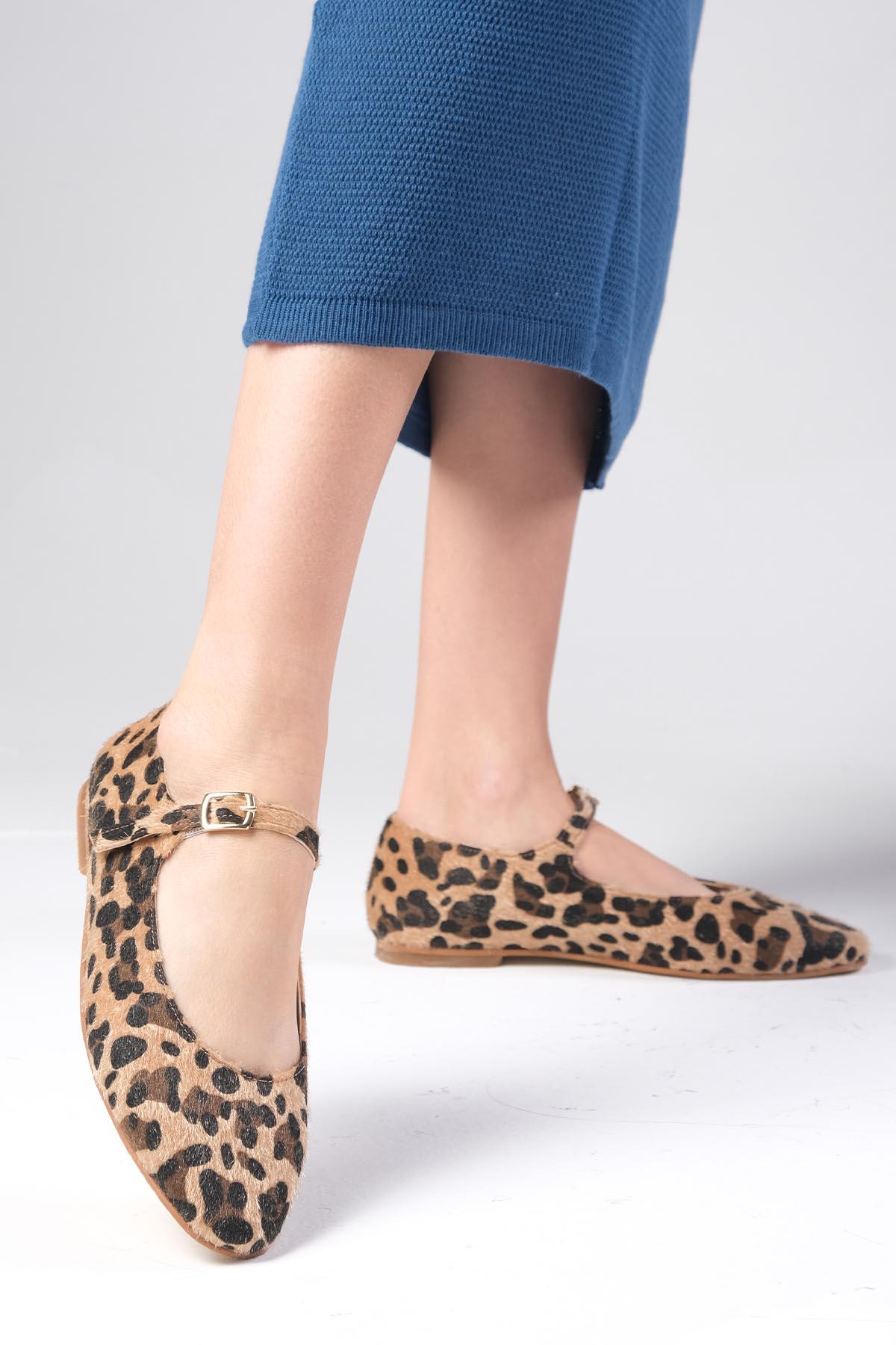 Gillian Leopar Desenli Küt Burunlu Babet