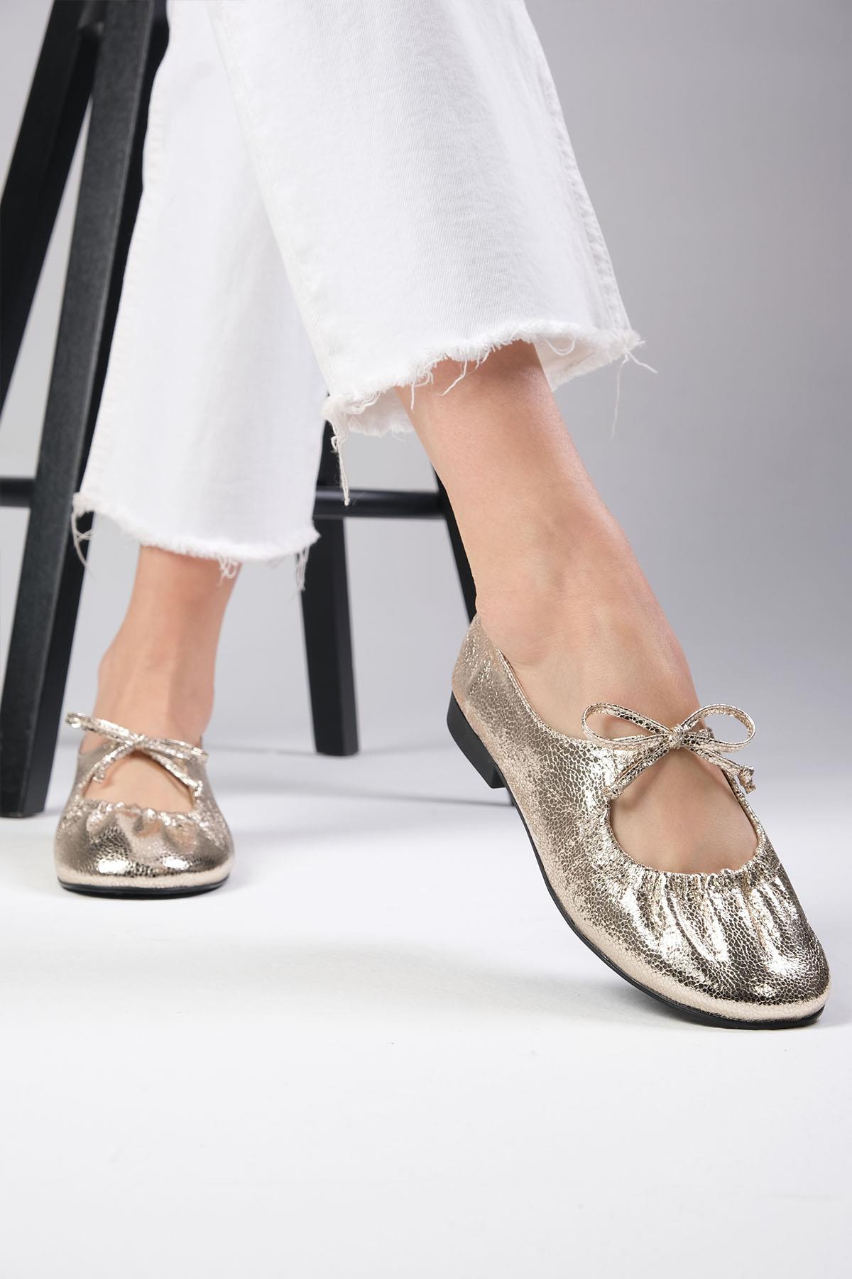 Lisbet Altın Renk Büzgülü Babet