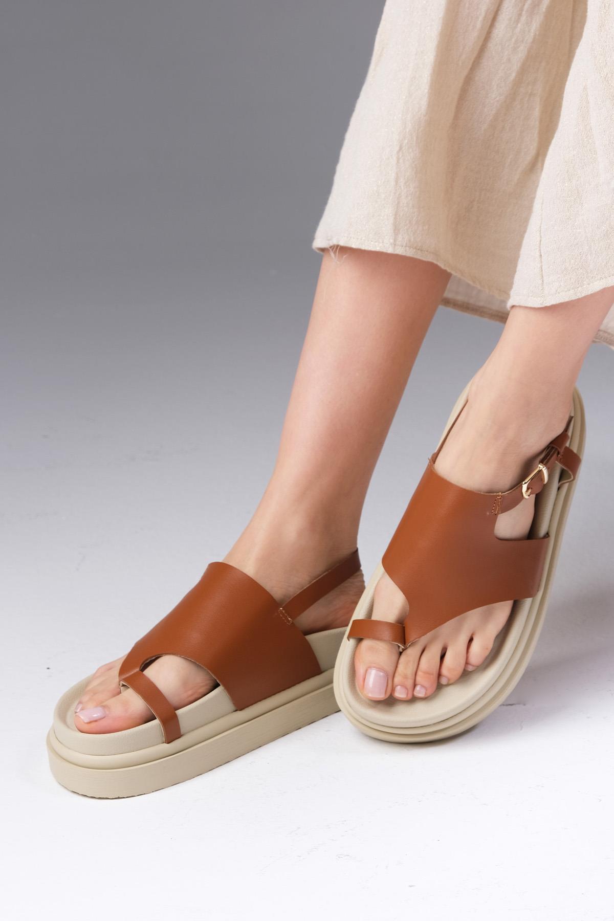 Lora Hakiki Deri Taba Renk Parmak Arası Sandalet