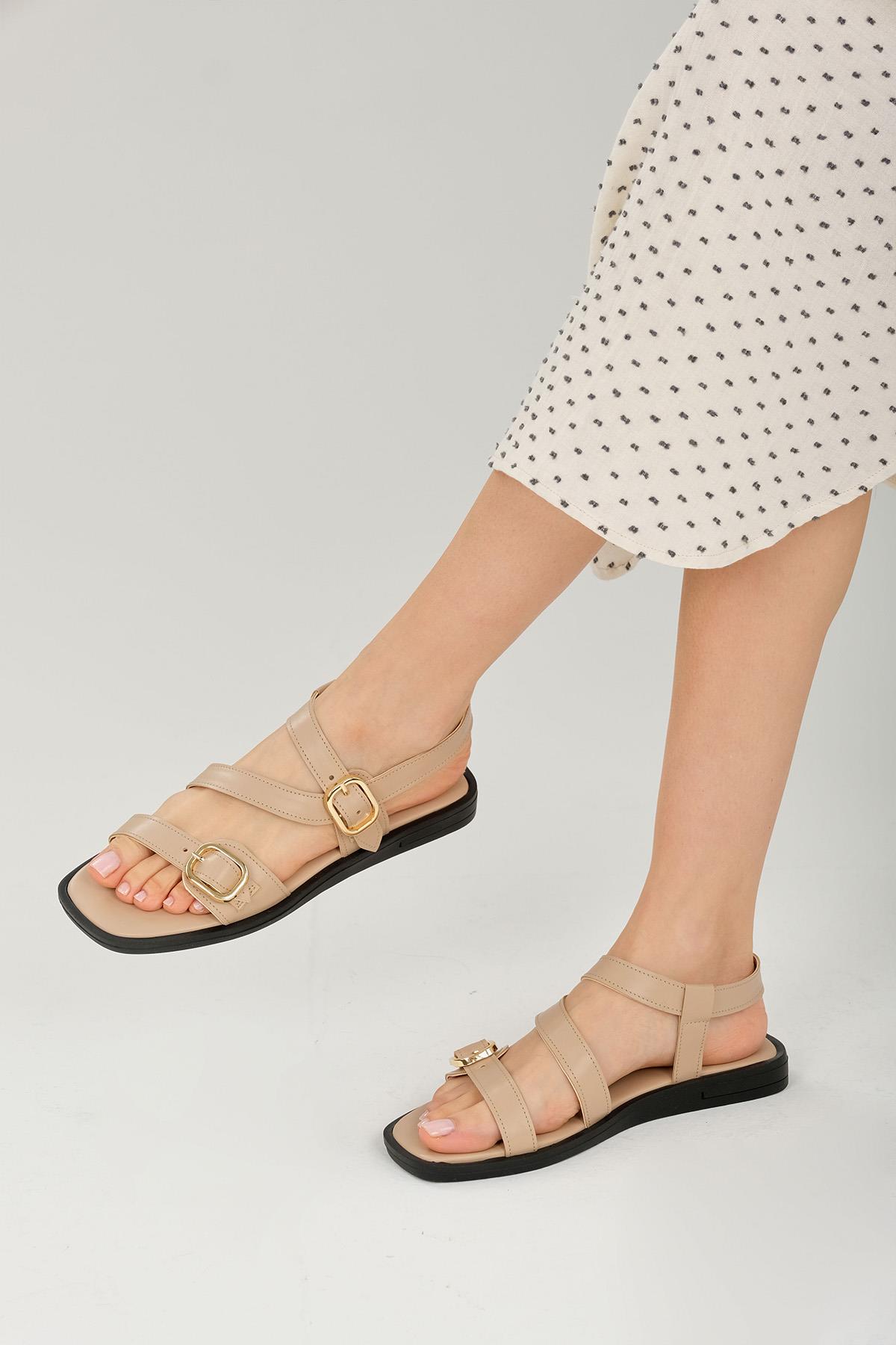 Marielle Ten Rengi Çift Tokalı Sandalet