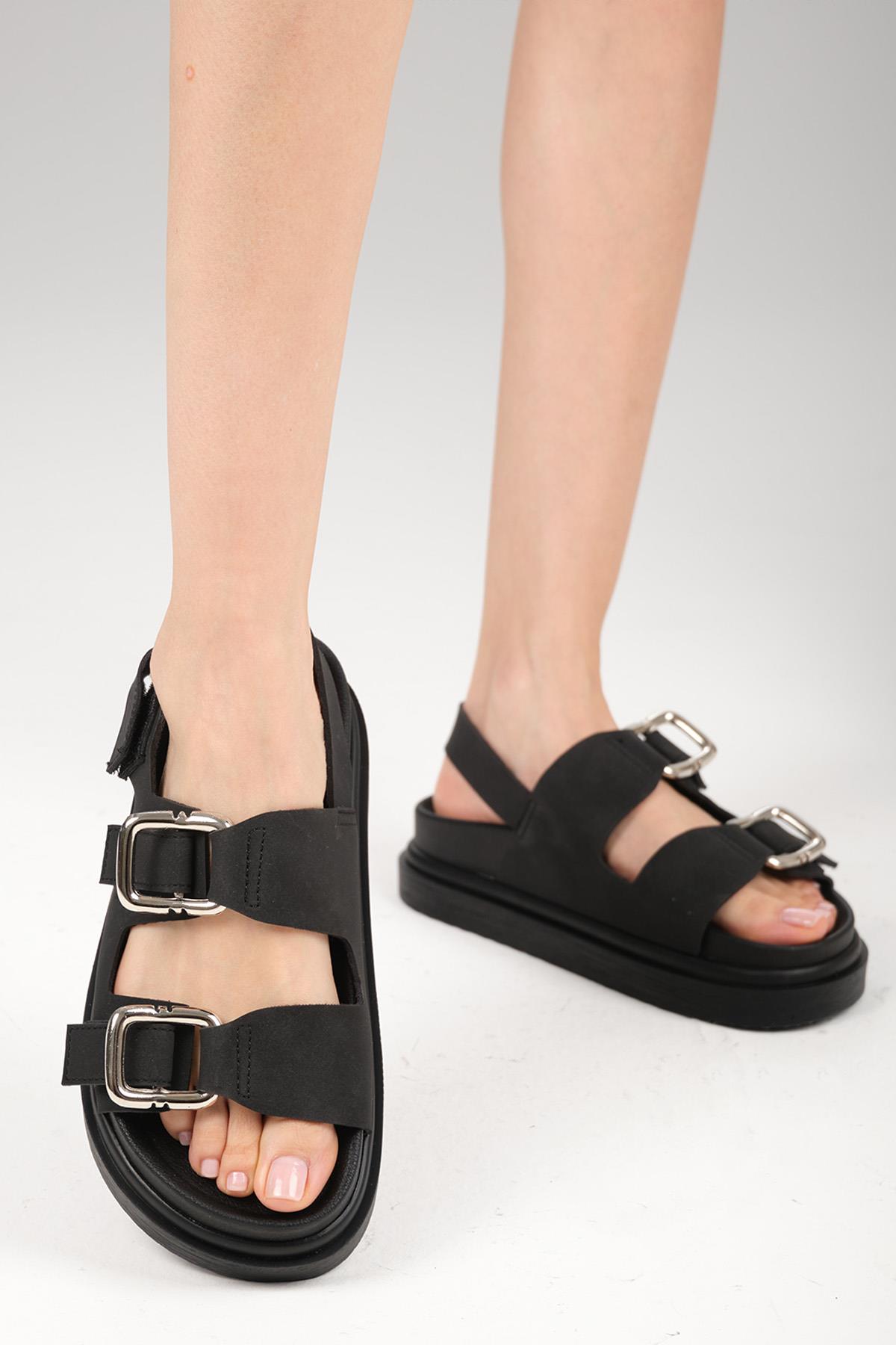 Misha Siyah Renk Çift Tokalı Sandalet