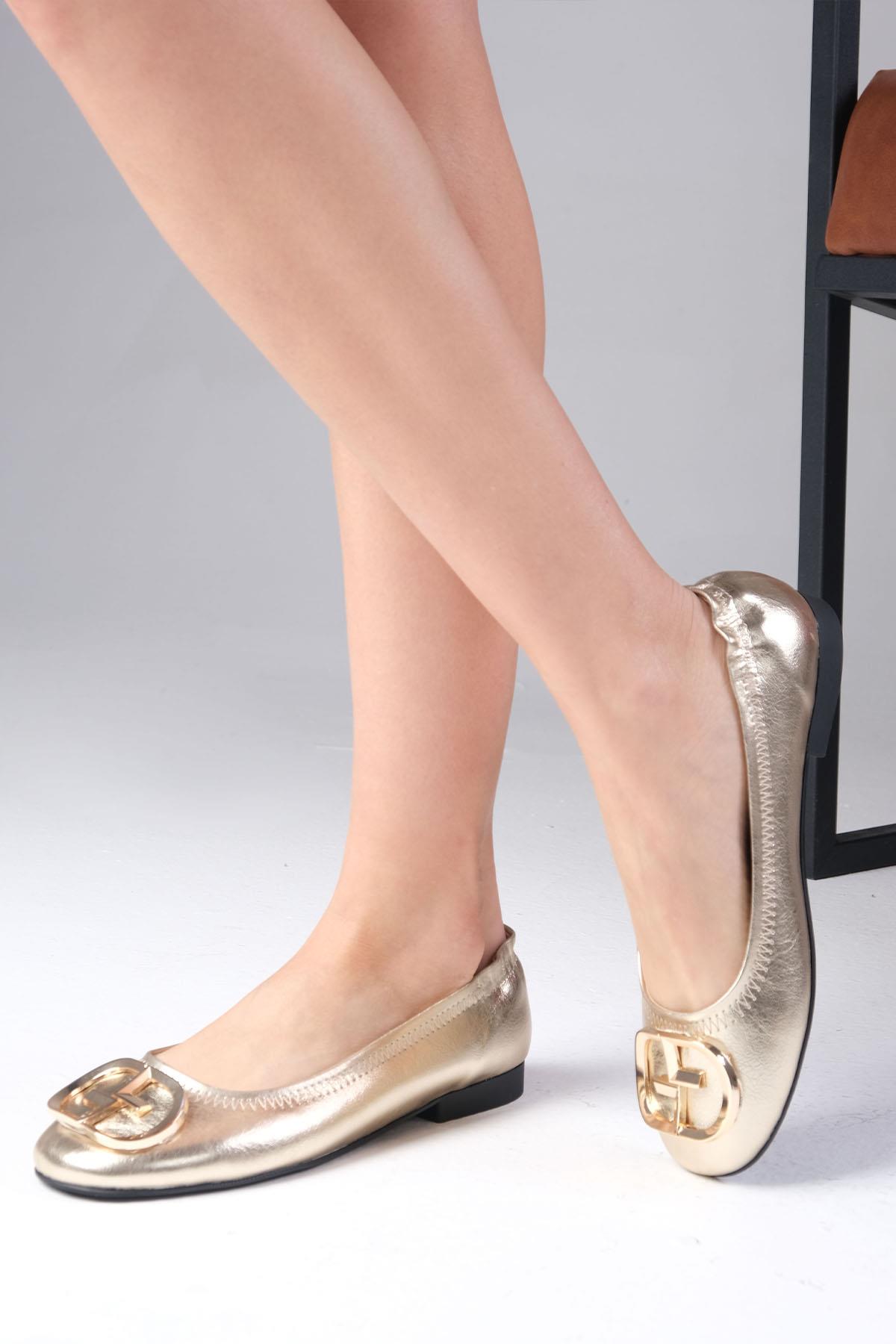 Penny Altın Renk Metal Tokalı Babet