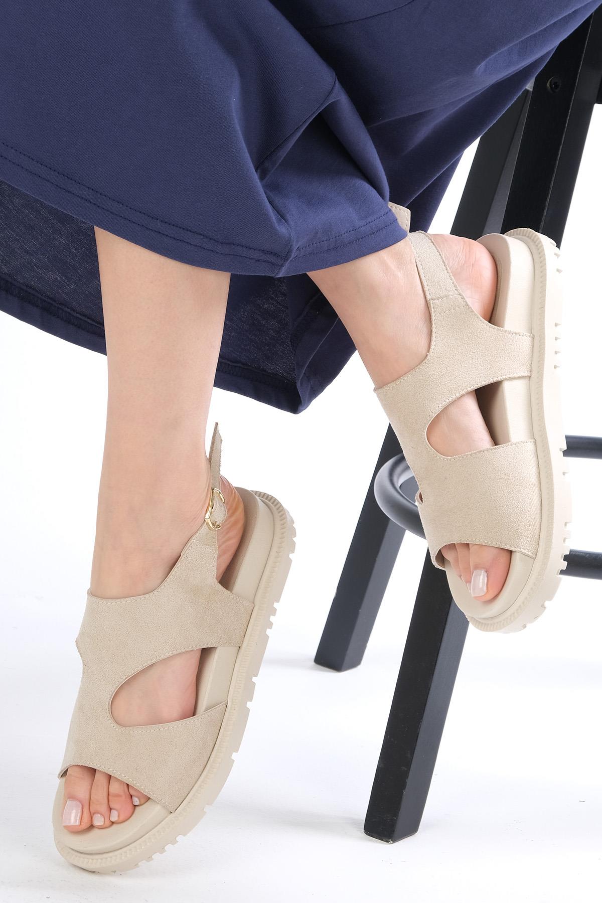 Reina Bej Renk Asimetrik Kesimli Sandalet