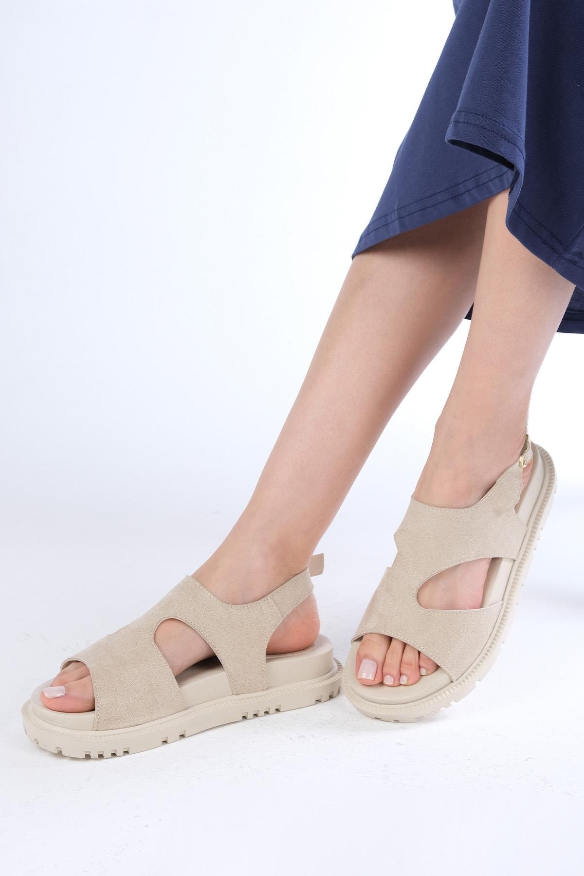 Reina Bej Renk Asimetrik Kesimli Sandalet