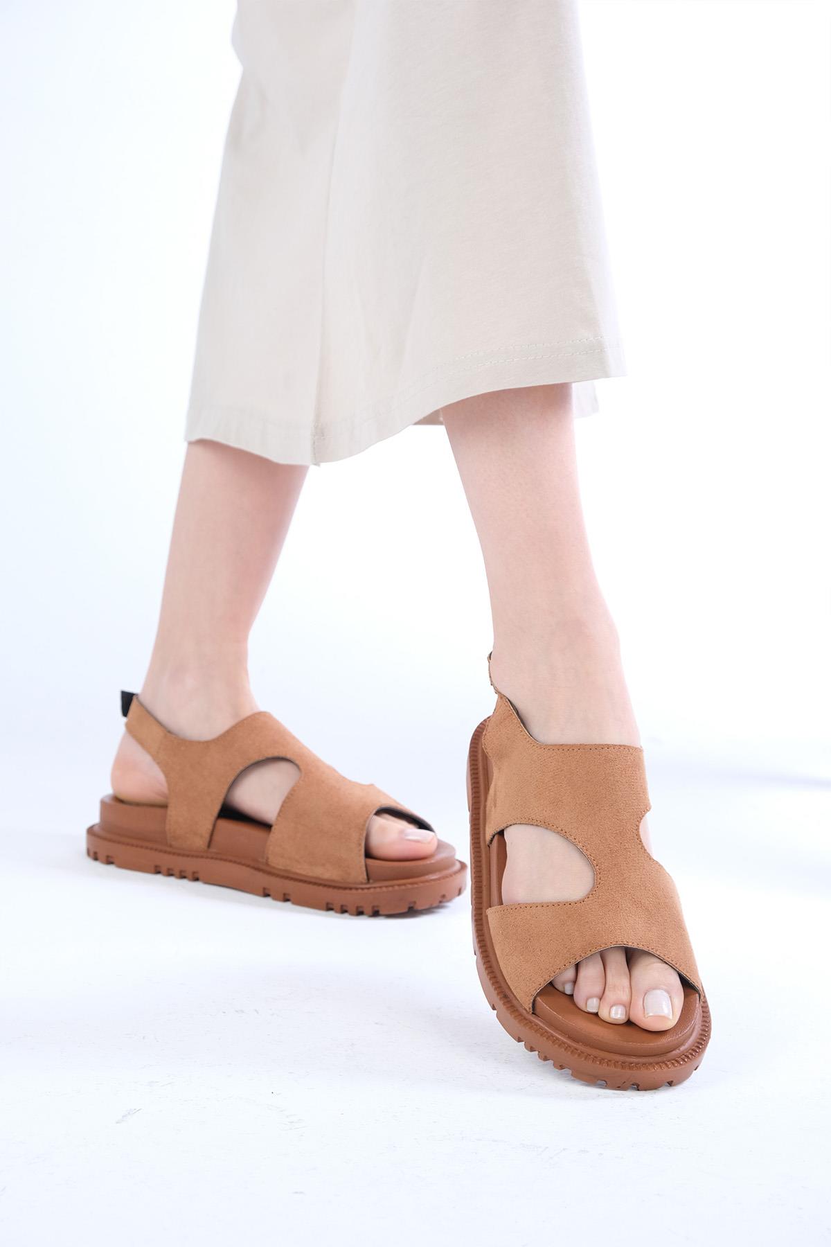 Reina Taba Renk Asimetrik Kesimli Sandalet